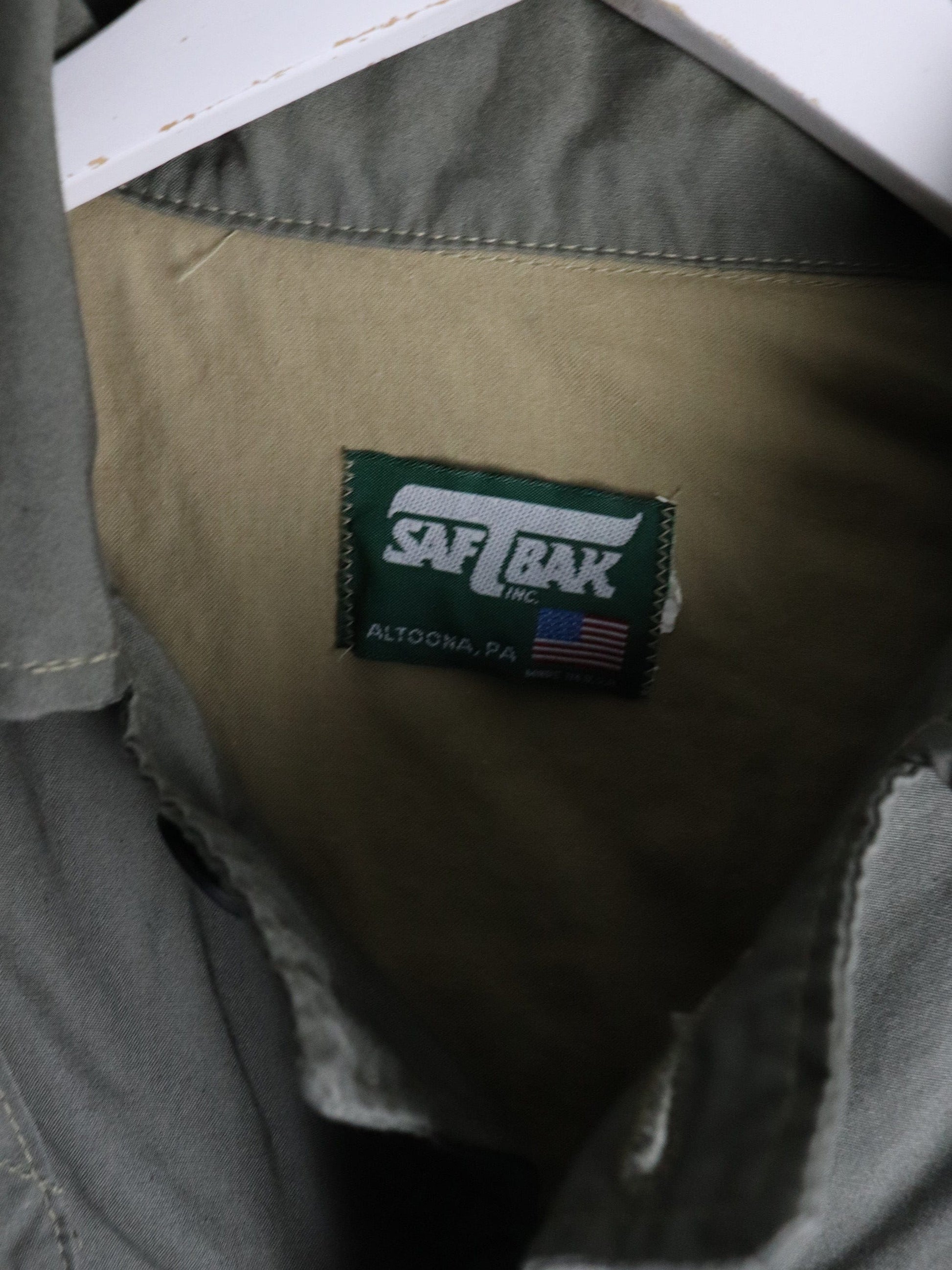 Vintage Saftbak Jacket Mens Medium Green Hunting from propervintagecanada