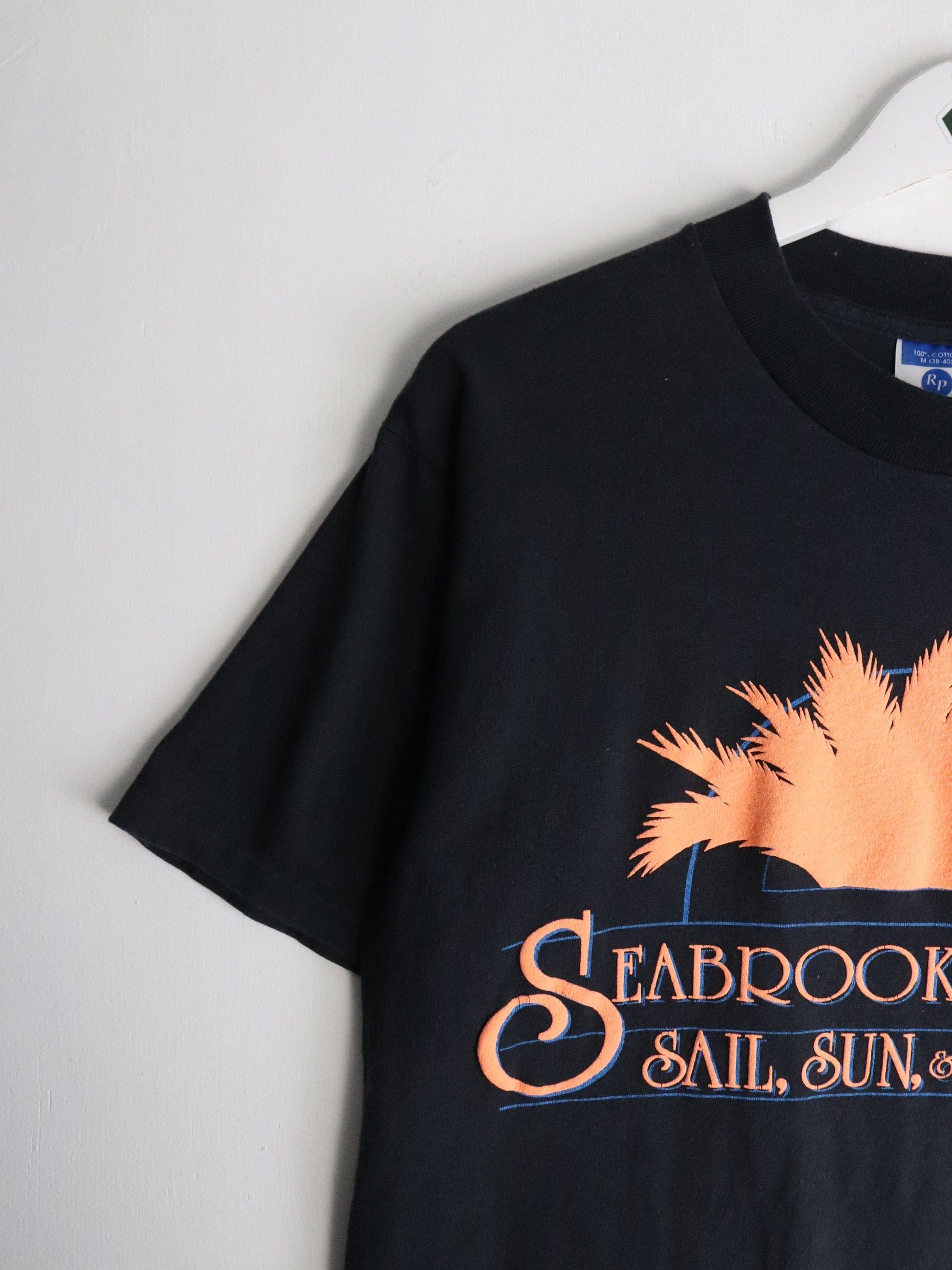 Vintage Seabrook Island T Shirt Mens Medium Black from propervintagecanada