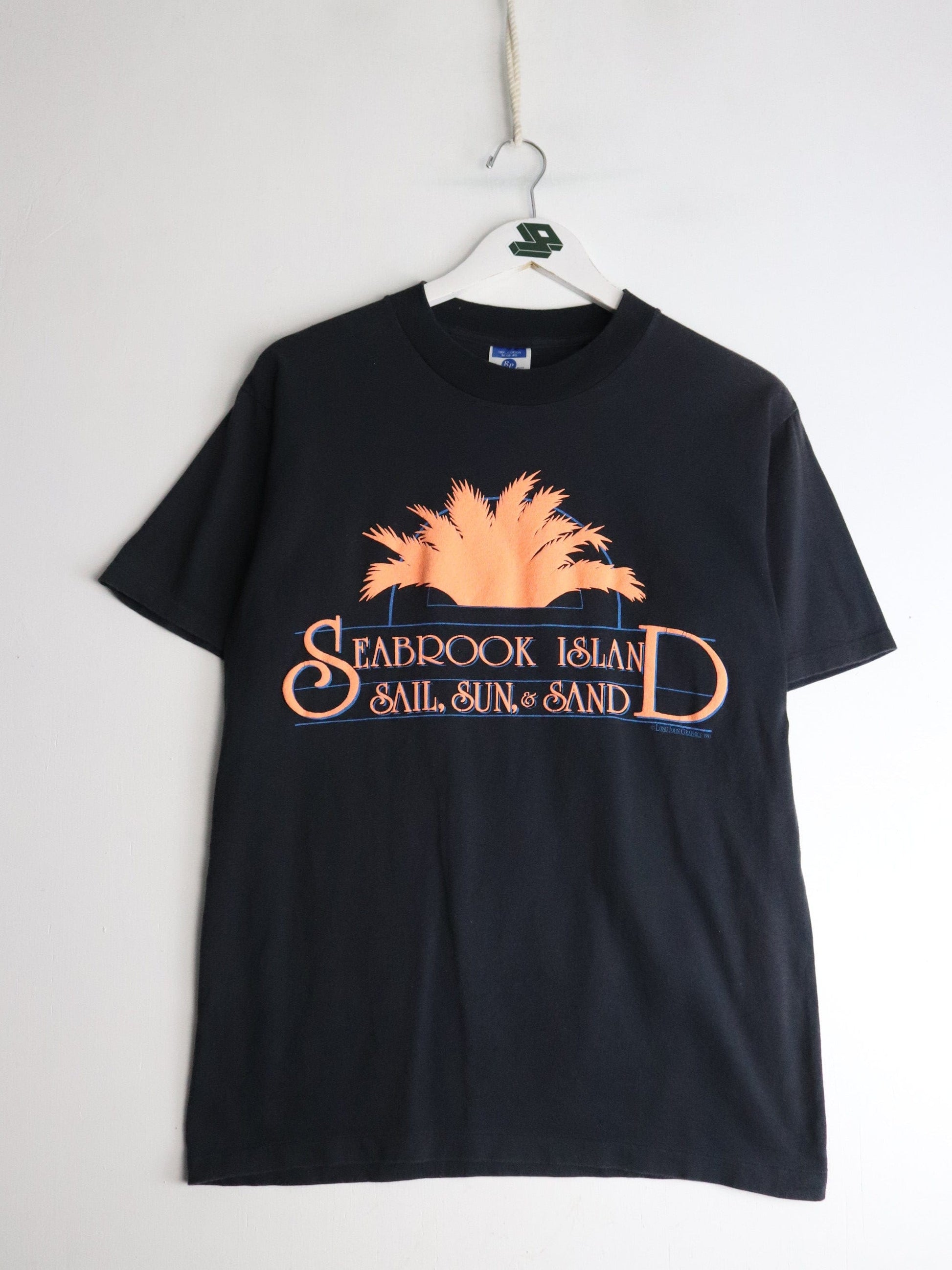 Vintage Seabrook Island T Shirt Mens Medium Black from propervintagecanada
