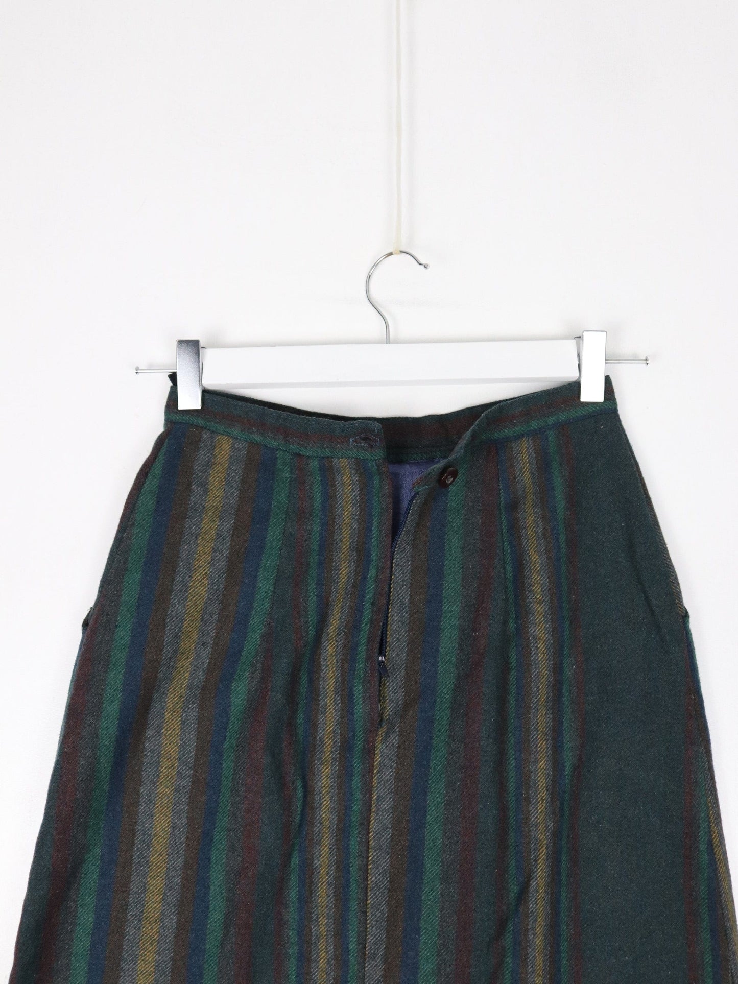 Vintage Skirt Womens 24 Green Striped Casual from propervintagecanada