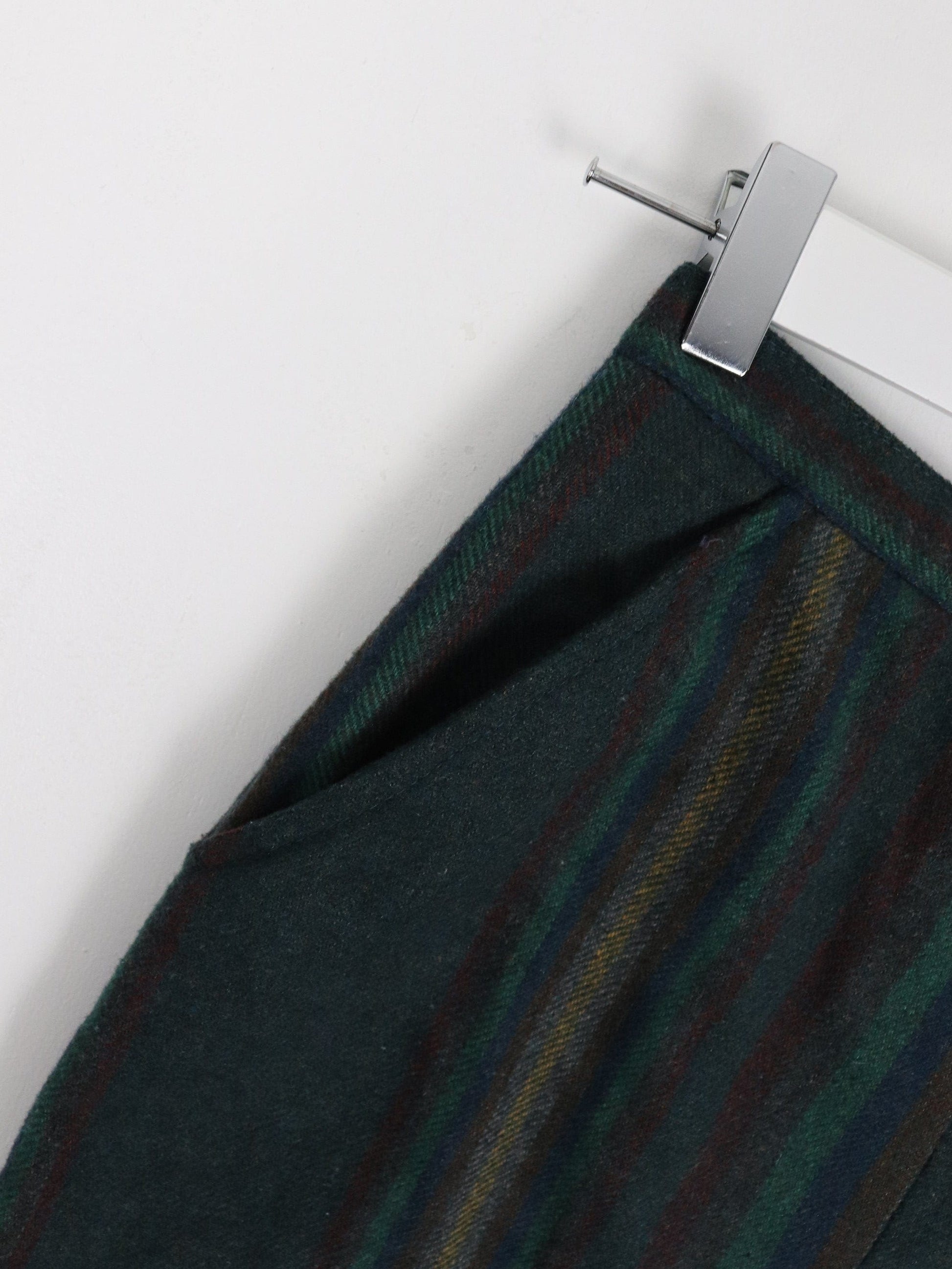 Vintage Skirt Womens 24 Green Striped Casual from propervintagecanada