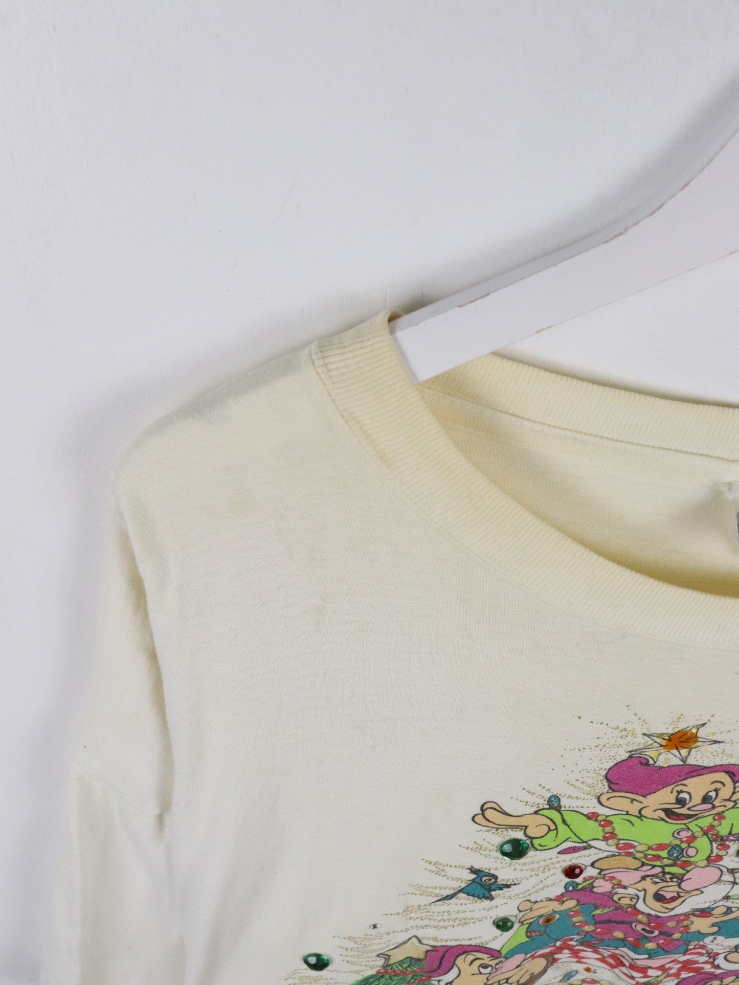 Vintage Snow White Christmas T Shirt Mens XL White Disney from propervintagecanada