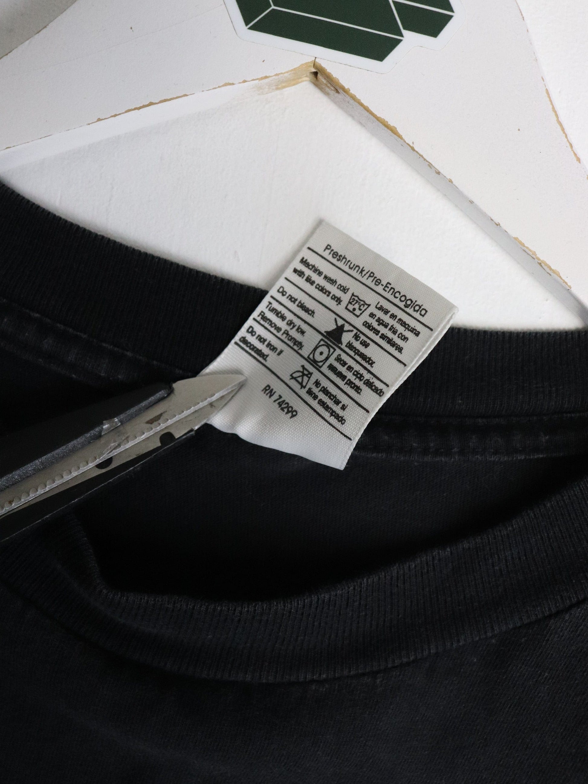 Vintage Star Trek T Shirt Mens XL Black from propervintagecanada