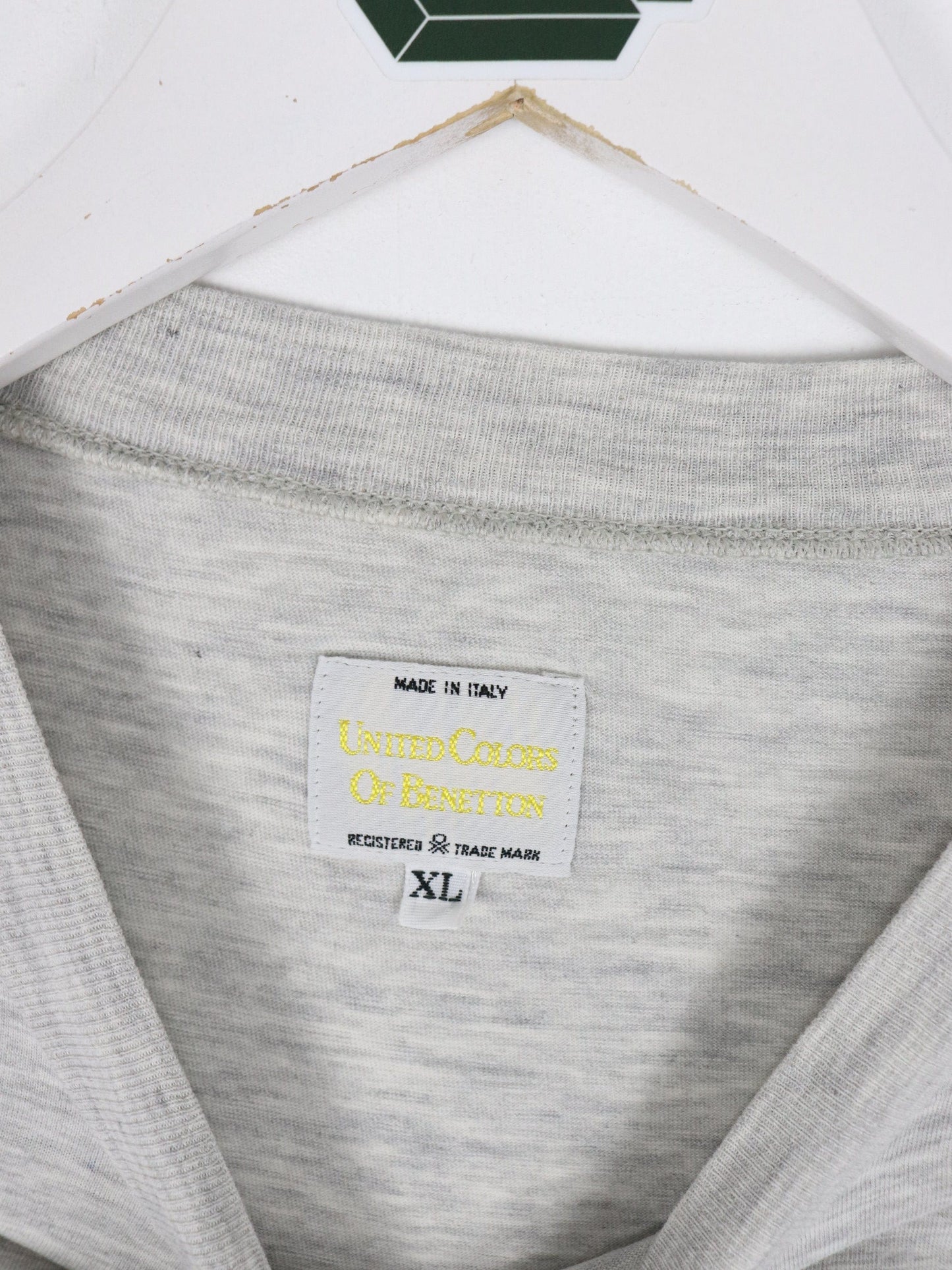 Vintage United Colors of Benetton T Shirt Mens XL Grey USA Flag from propervintagecanada