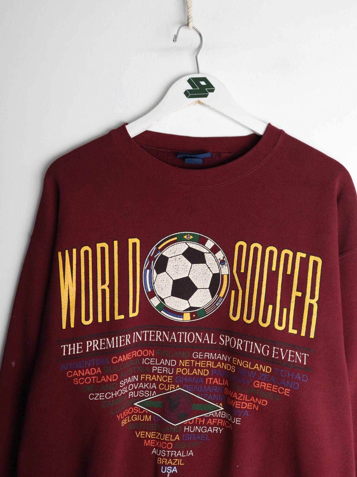 Vintage Van Heusen Sweatshirt Mens Large Red World Soccer