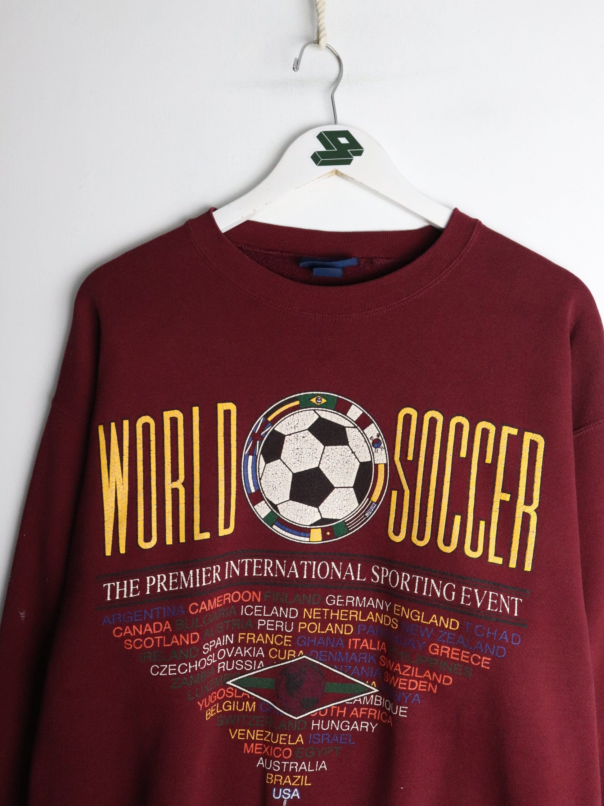 Vintage Van Heusen Sweatshirt Mens Large Red World Soccer