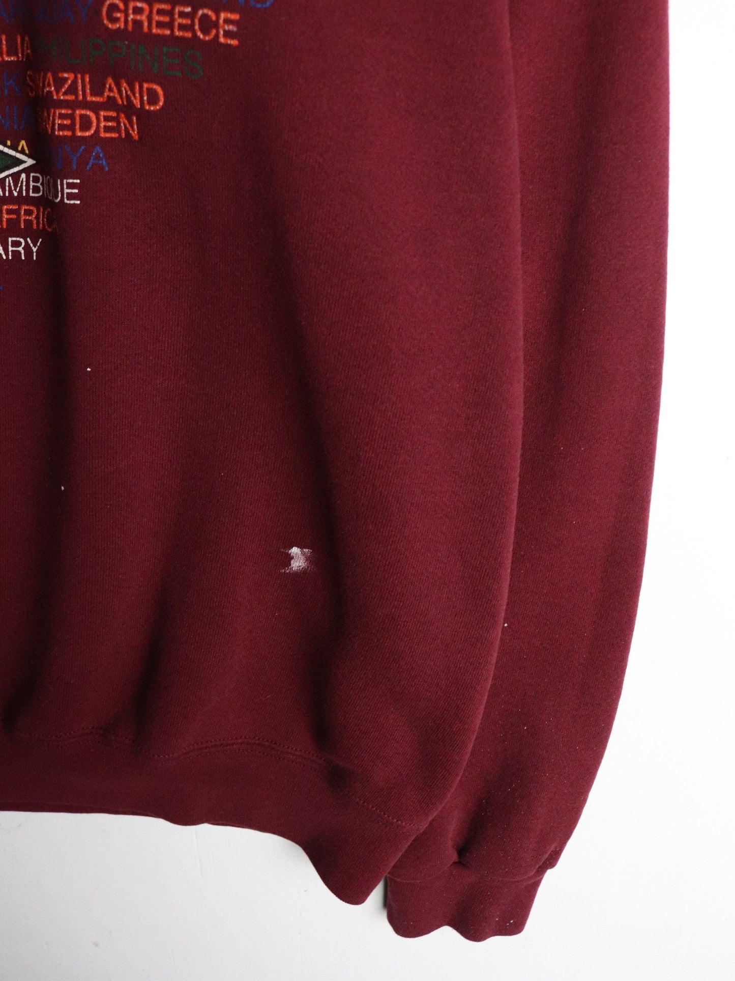 Vintage Van Heusen Sweatshirt Mens Large Red World Soccer