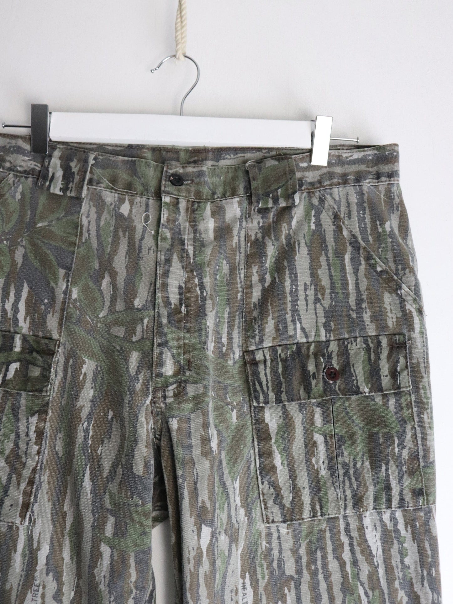 Vintage Walls Pants Mens 35 x 30 Brown Bark Camo from propervintagecanada