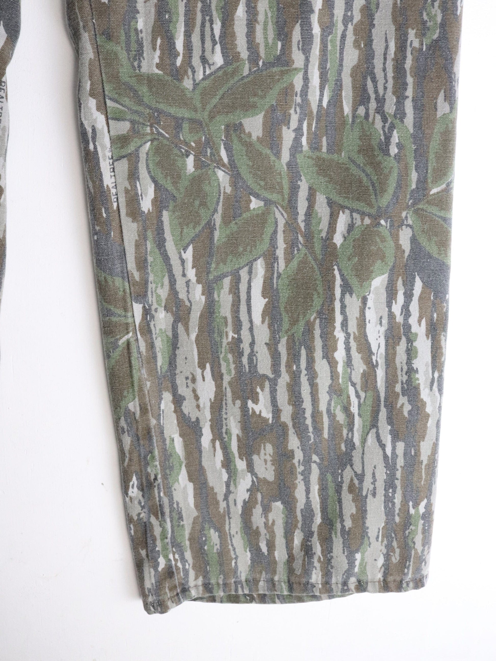 Vintage Walls Pants Mens 35 x 30 Brown Bark Camo from propervintagecanada