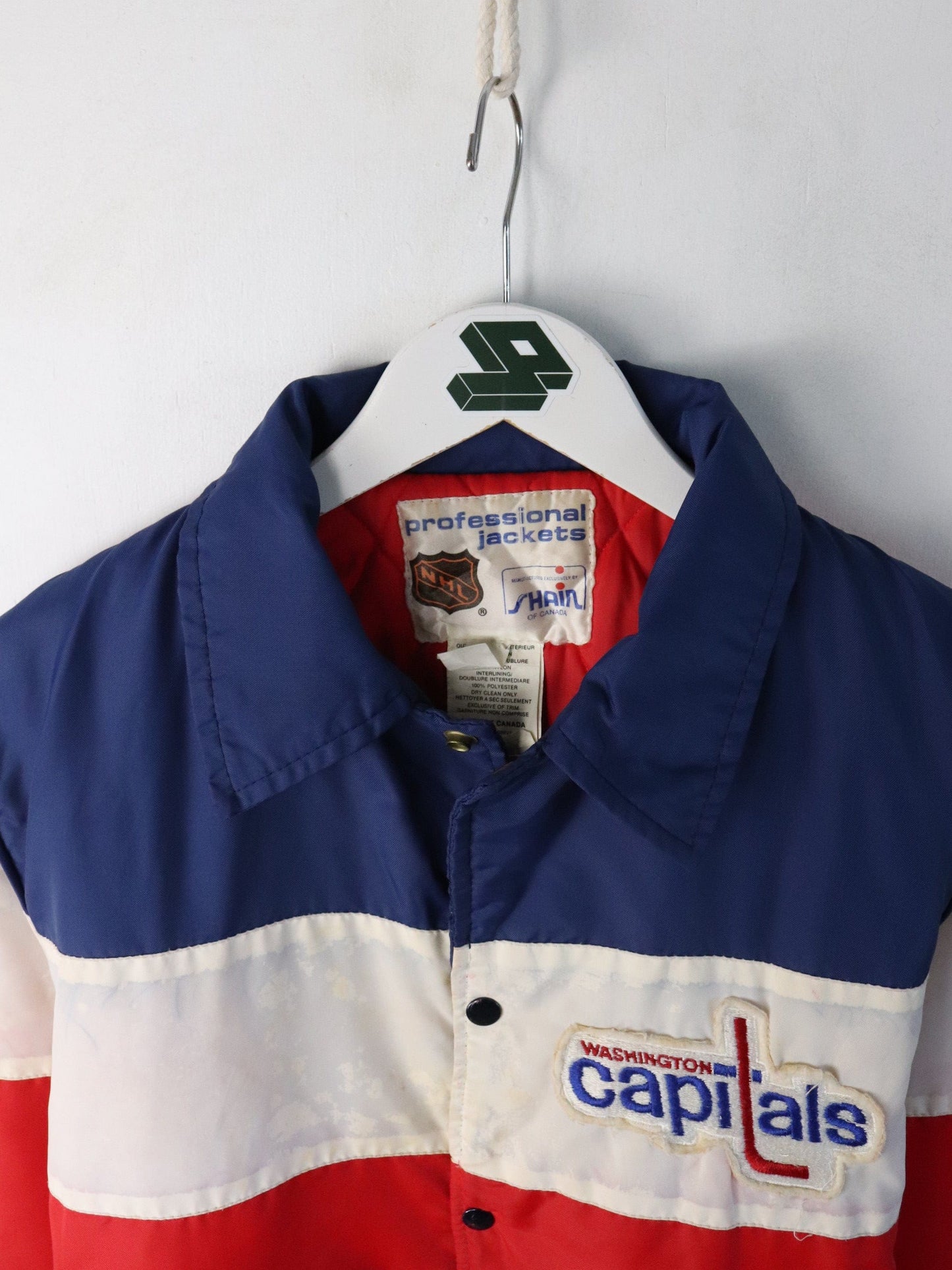 Vintage Washington Capitals Jacket Mens Small Red NHL from propervintagecanada