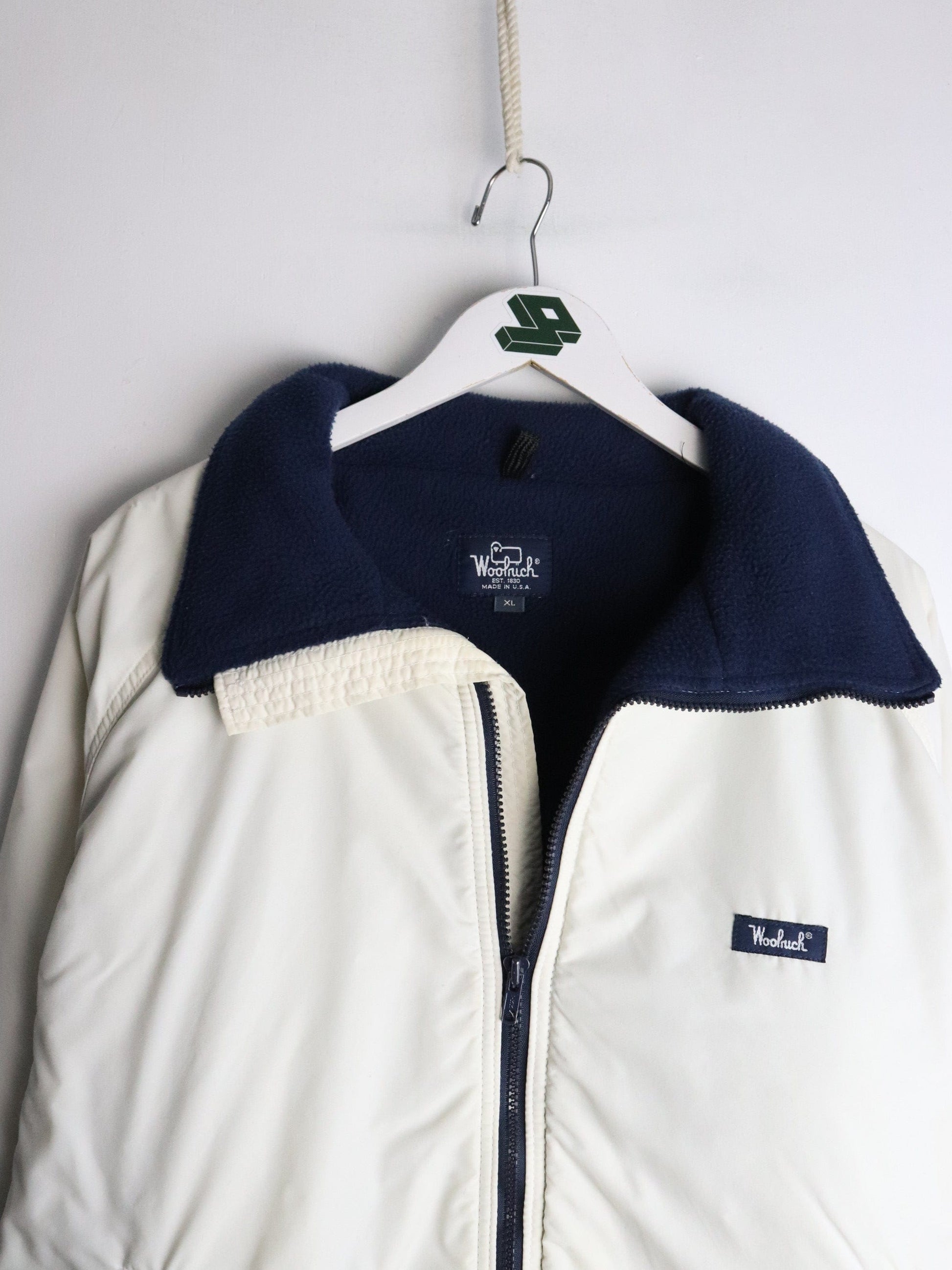 Vintage Woolrich Jacket Mens XL White from propervintagecanada