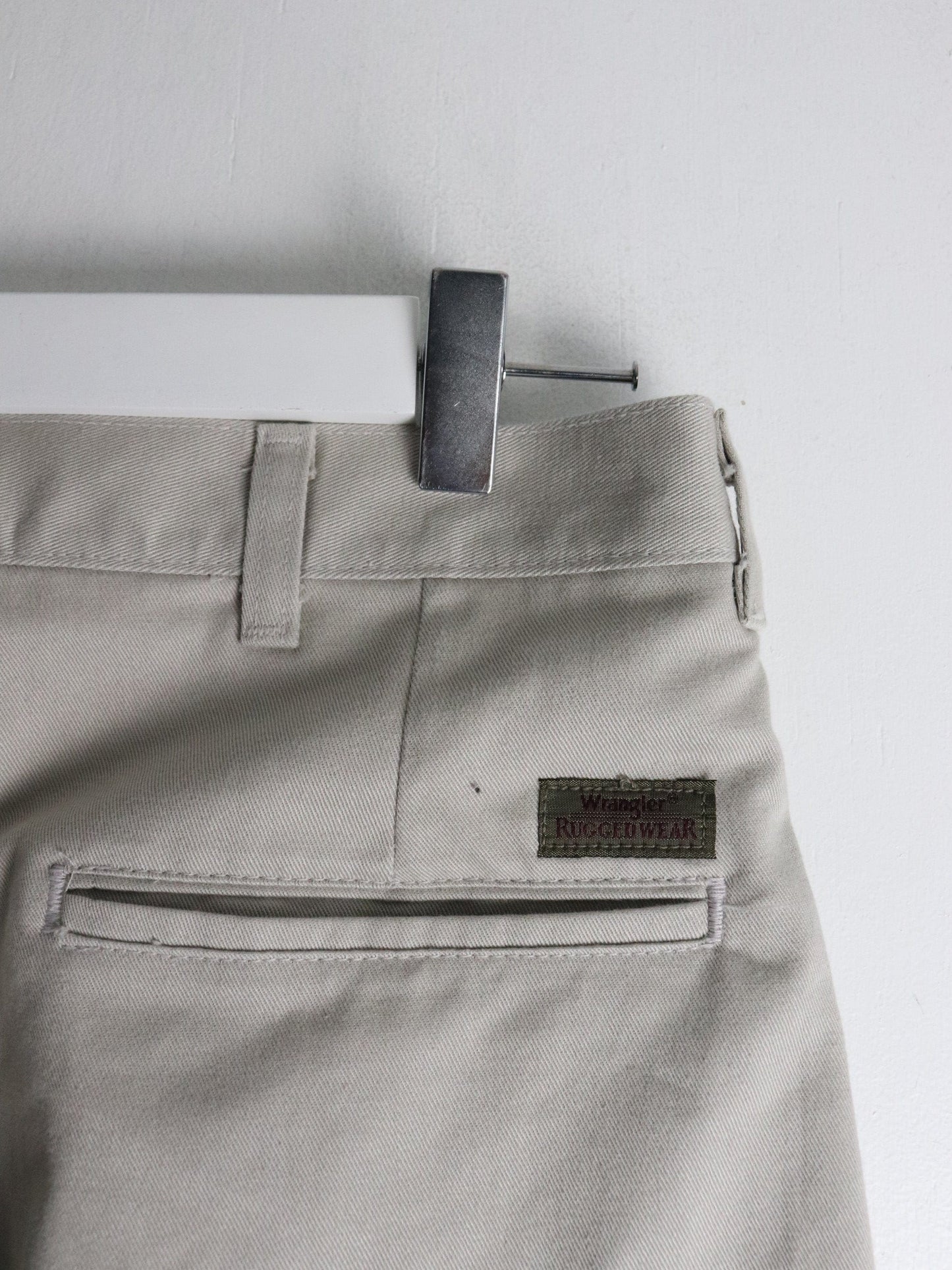 Vintage Wrangler Pants Mens 34 x 32 Beige Chino from propervintagecanada