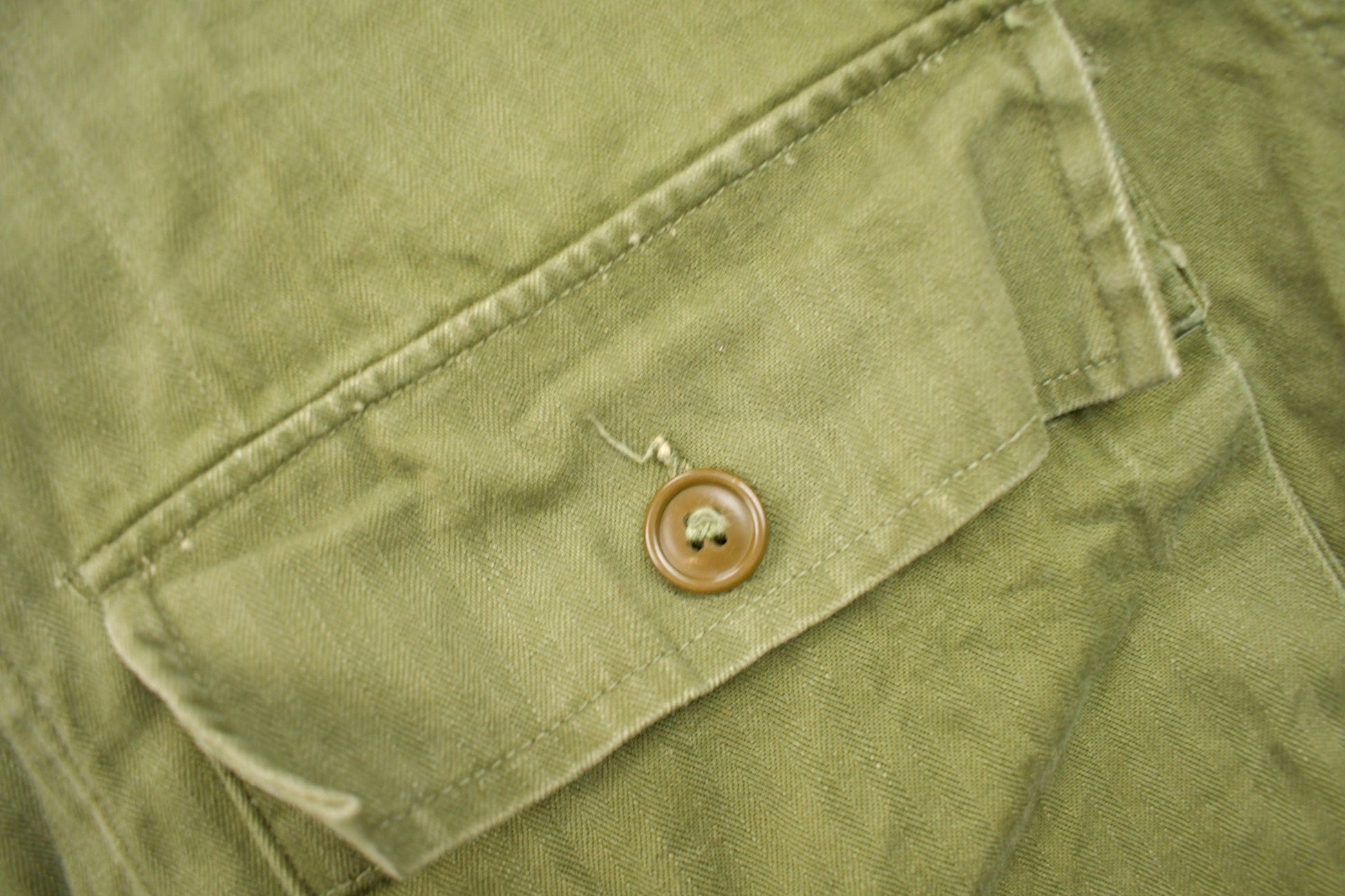 Vintage WW2 1940s Herringbone Military Jacket Army Men's Medium from propervintagecanada