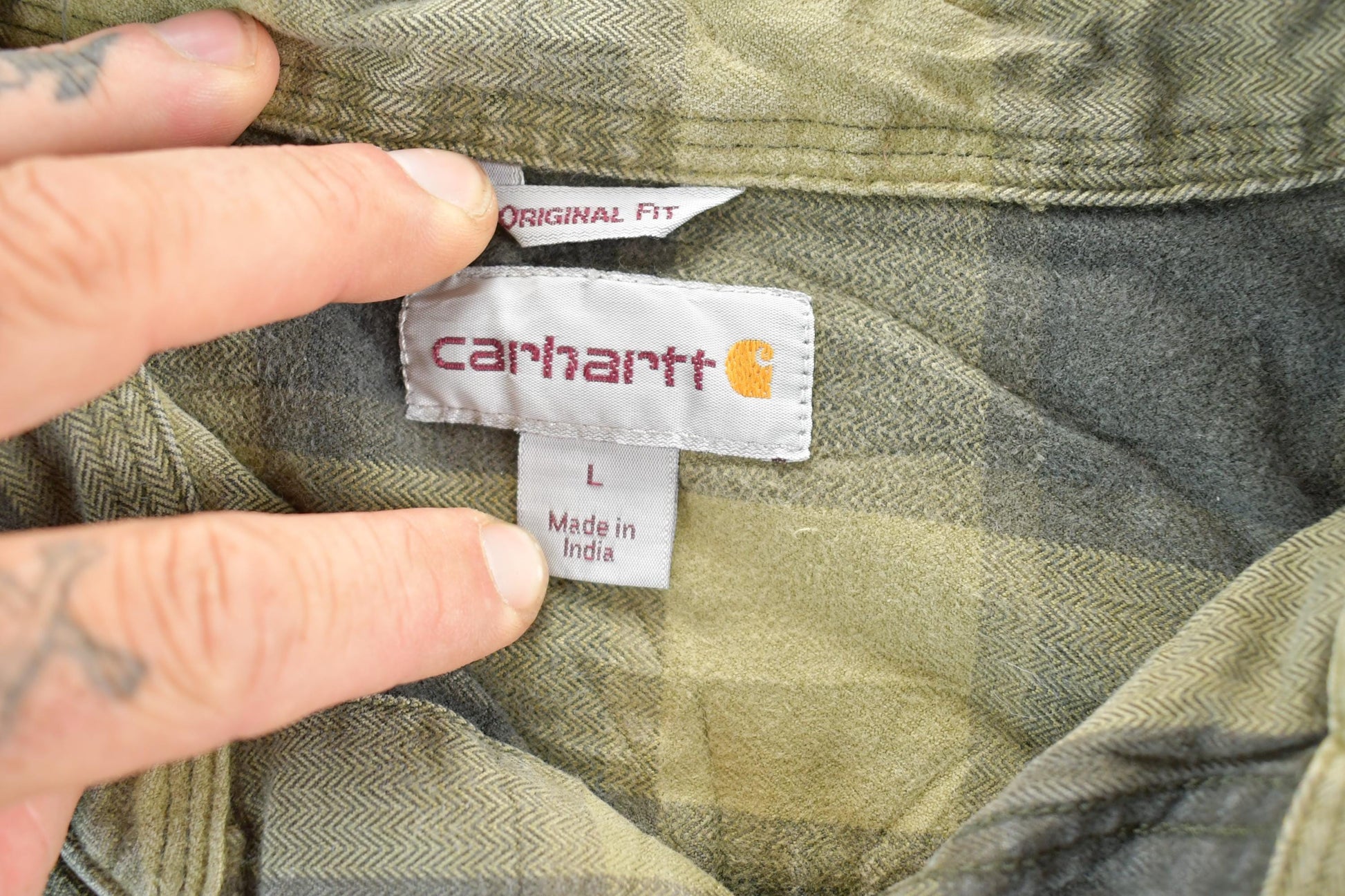 Vintage Y2K Carhartt Plaid Button Up Shirt Mens L from propervintagecanada