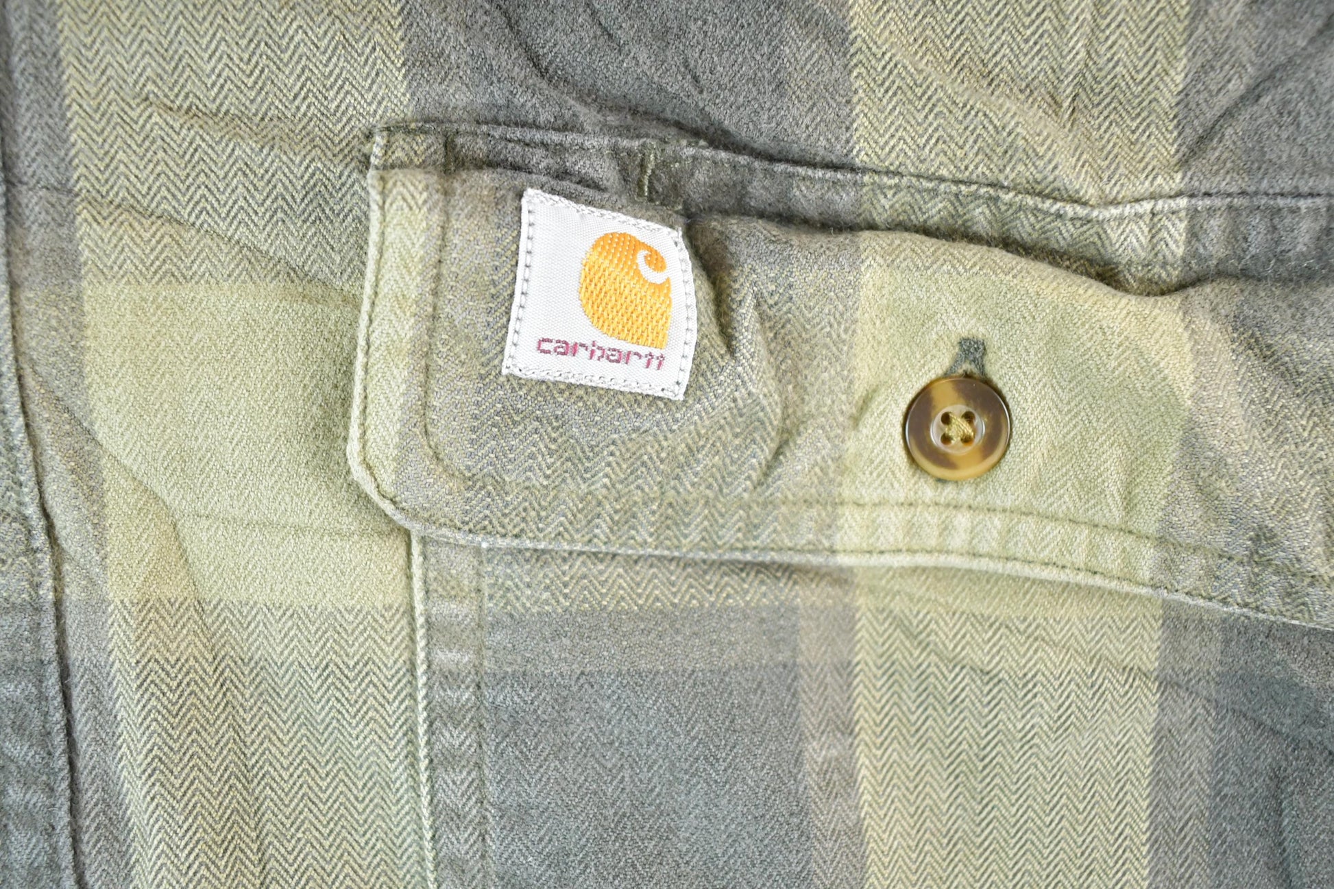 Vintage Y2K Carhartt Plaid Button Up Shirt Mens L from propervintagecanada