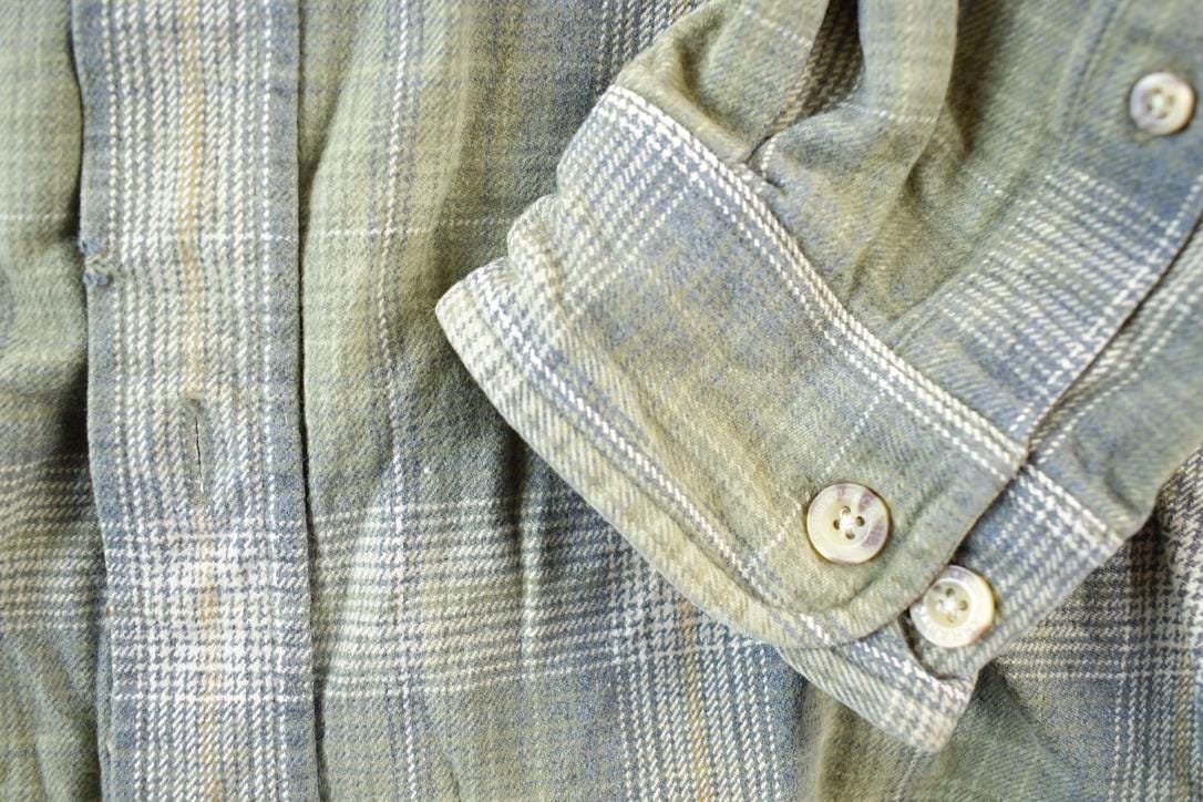 Vintage Y2K Carhartt Plaid Flannel Shirt Heavyweight Workwear Men's Medium from propervintagecanada