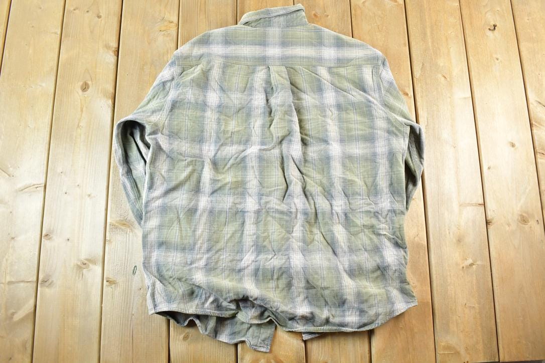 Vintage Y2K Carhartt Plaid Flannel Shirt Heavyweight Workwear Men's Medium from propervintagecanada