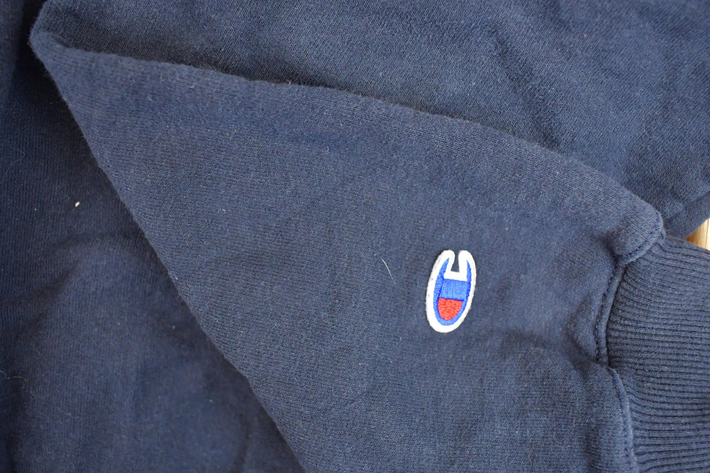 Vintage Y2K Champion Crewneck Sweatshirt Men's L from propervintagecanada