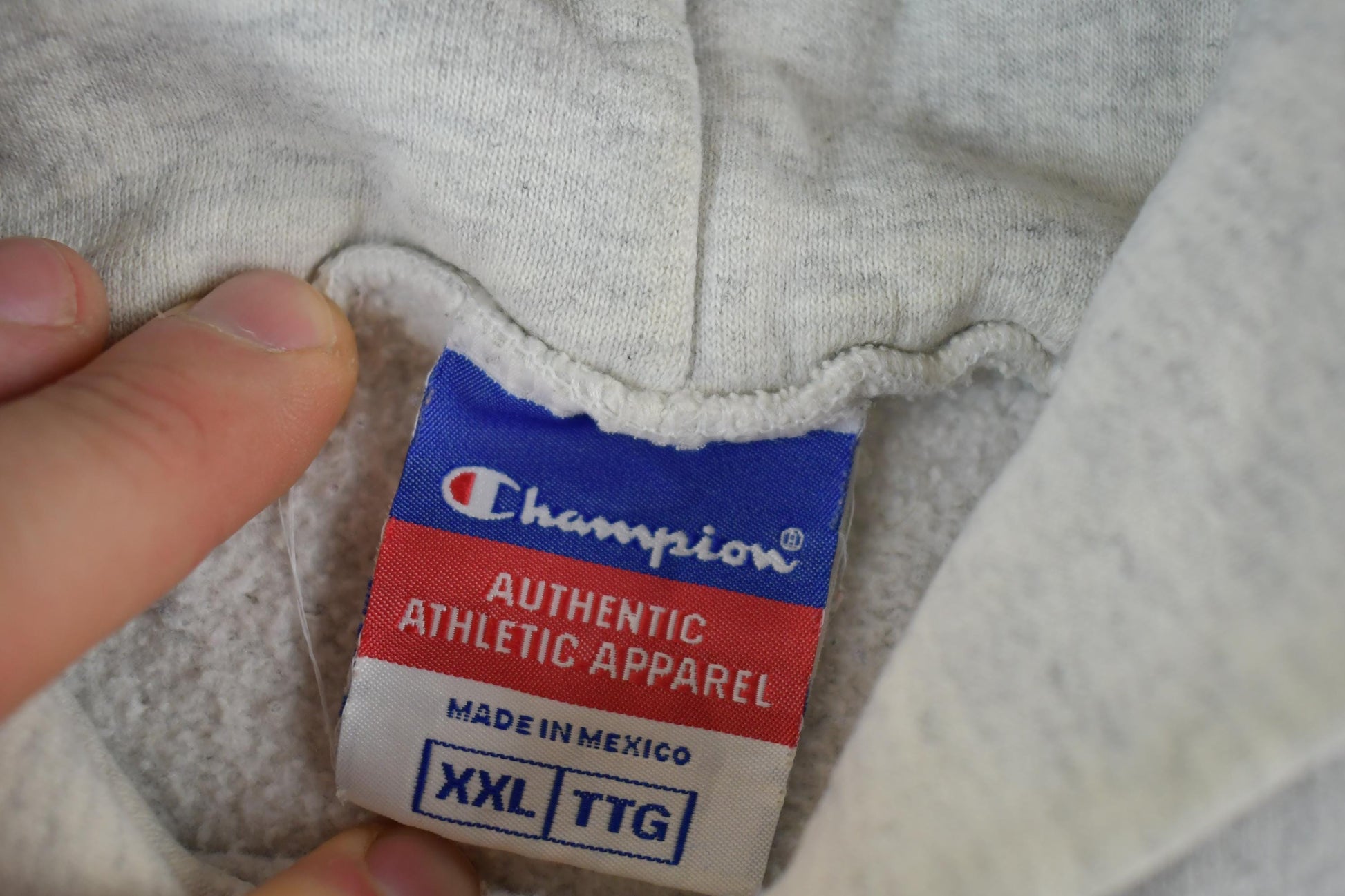 Vintage Y2K Champion Hoodie Sweatshirt Men's 2XL from propervintagecanada