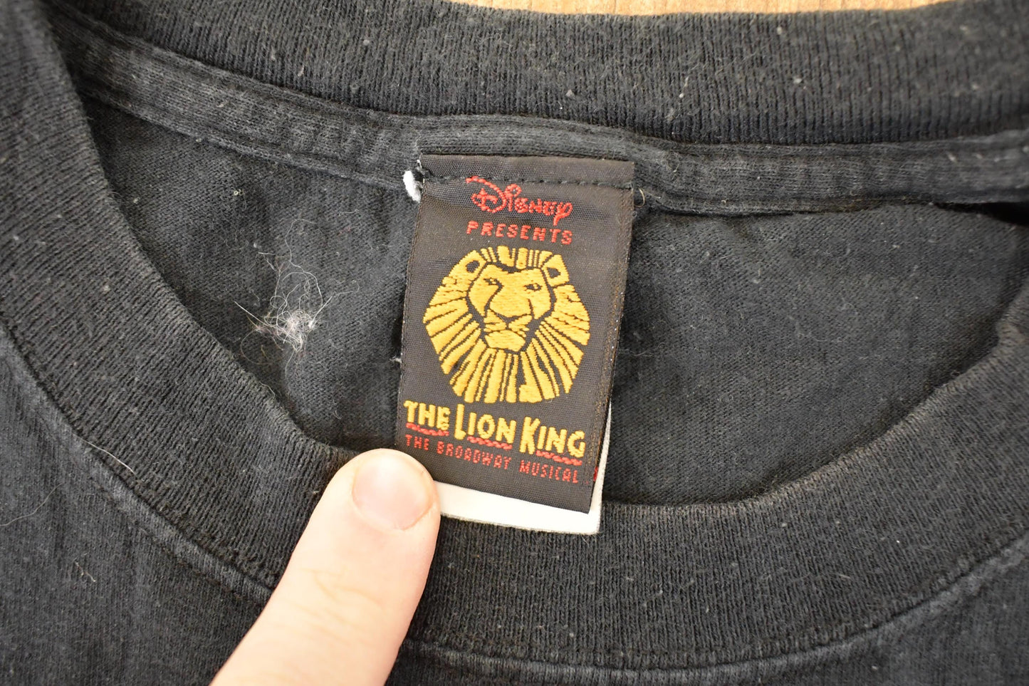 Vintage Y2K Disney The Lion King Broadway Tour Souvenir Travel T-Shirt Men's XL from propervintagecanada