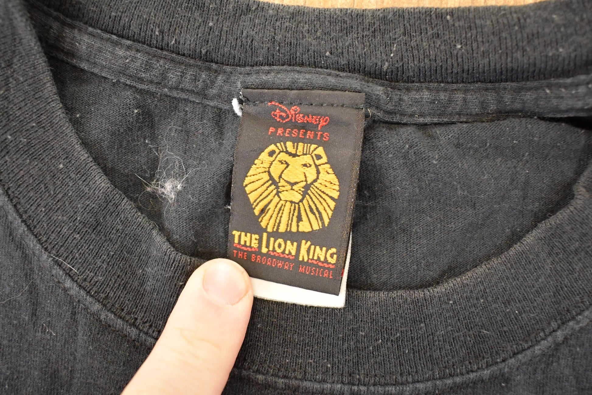 Vintage Y2K Disney The Lion King Broadway Tour Souvenir Travel T-Shirt Men's XL from propervintagecanada