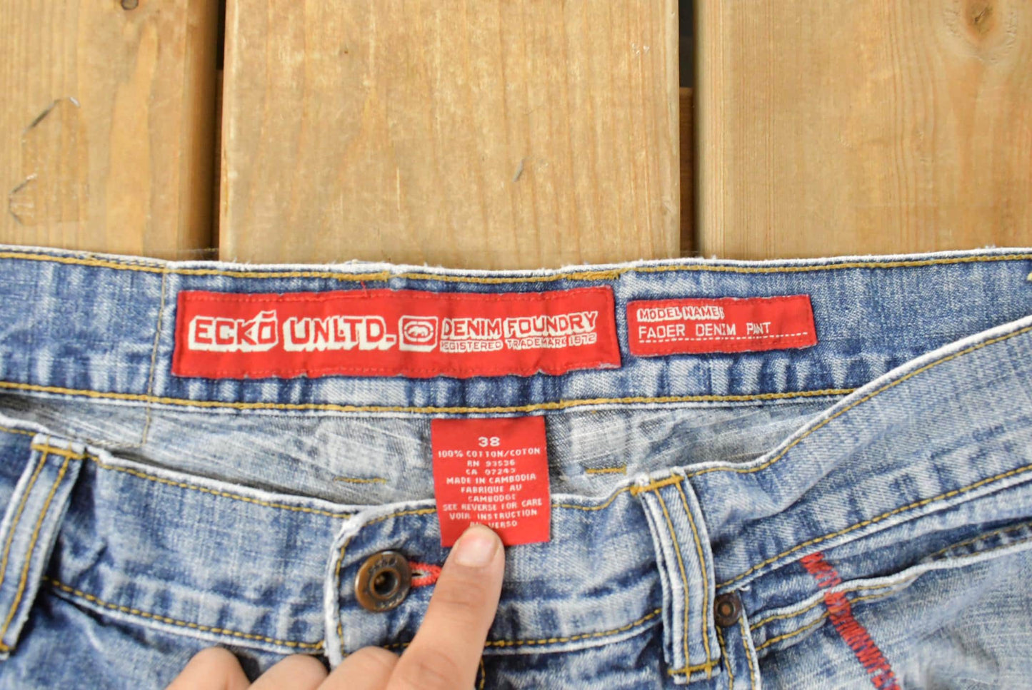 Vintage Y2K Ecko Unltd Denim Jeans, Baggy Hip Hop Streetwear (38 x 31) from propervintagecanada