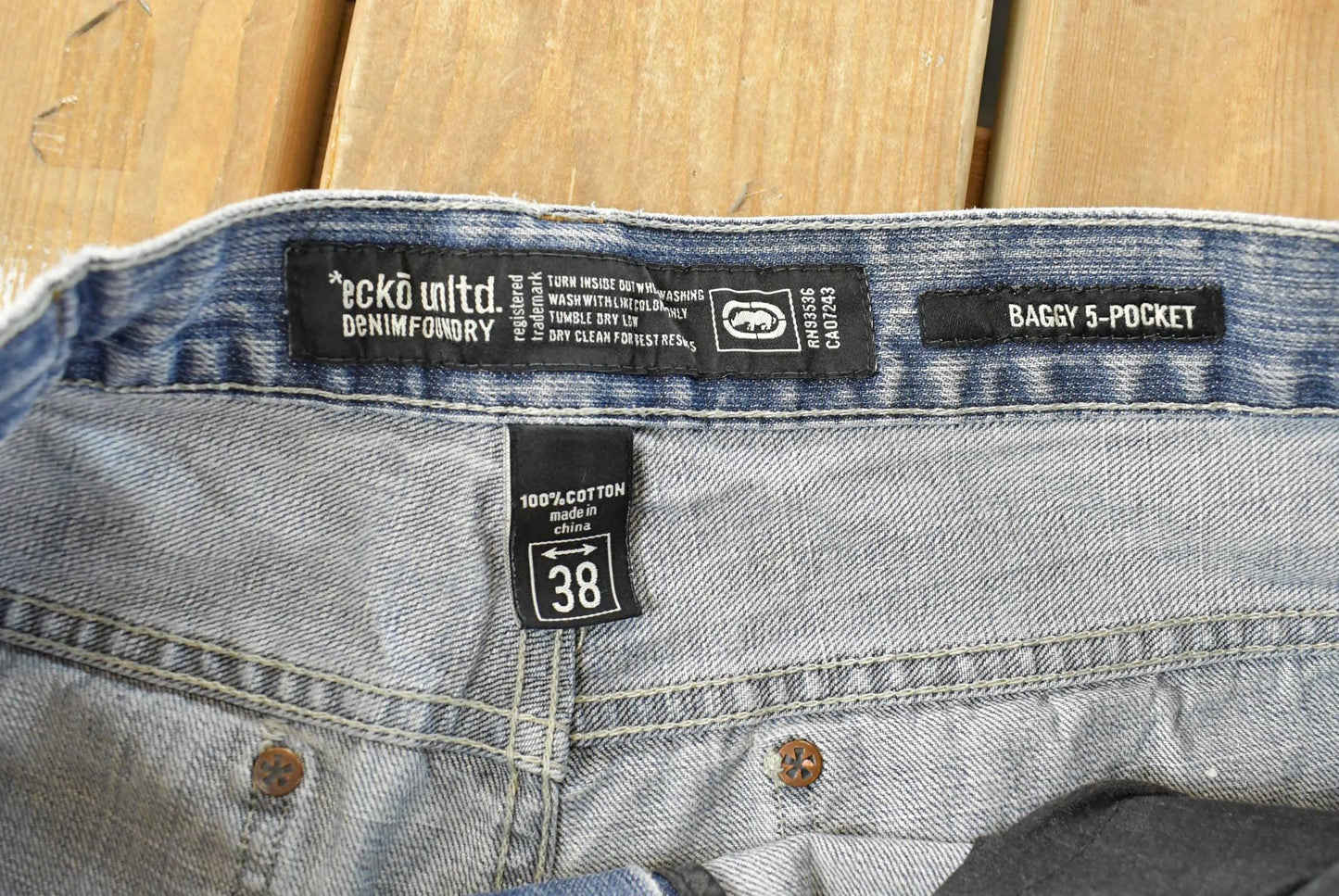 Vintage Y2K Ecko Unltd Denim Jeans Baggy Men's 38 x 32 from propervintagecanada