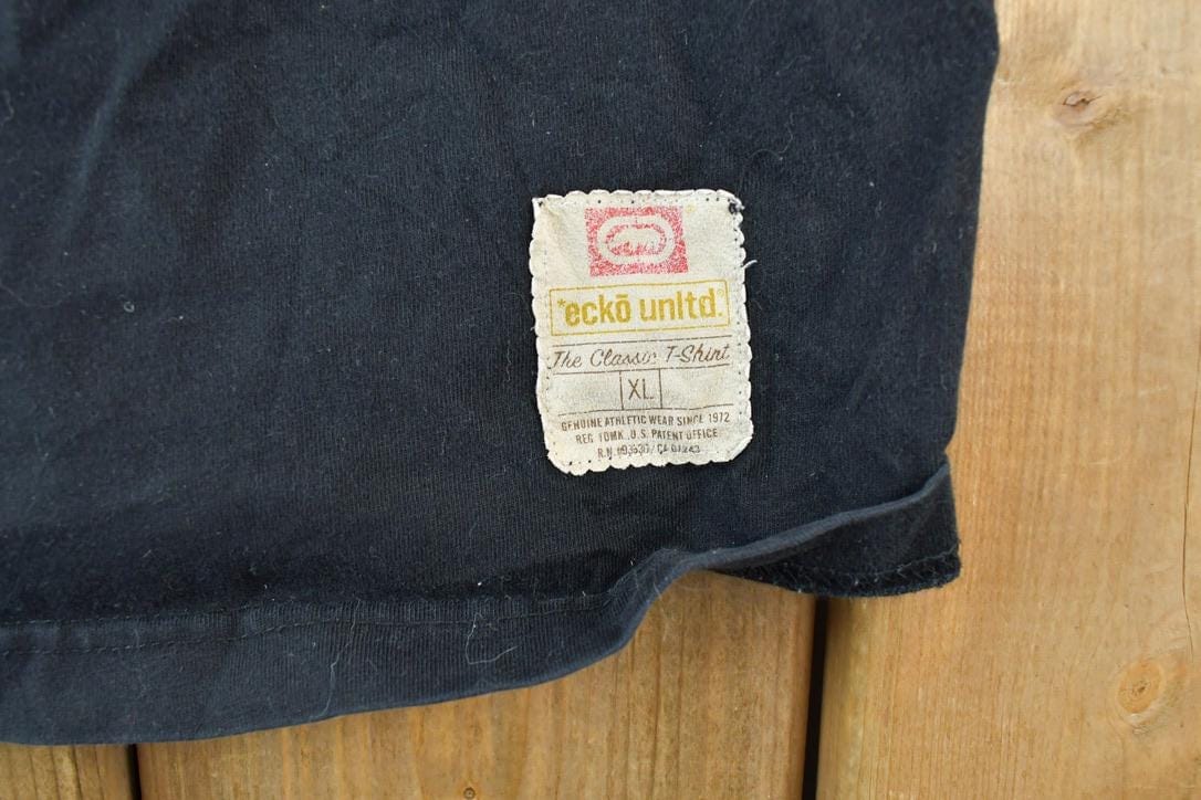 Vintage Y2K Ecko Unltd World Famous Crewneck Sweatshirt Men's XL from propervintagecanada