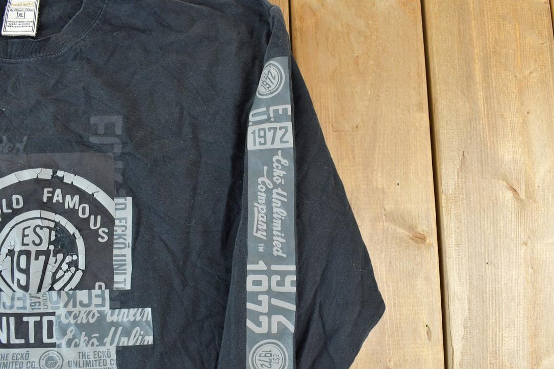 Vintage Y2K Ecko Unltd World Famous Crewneck Sweatshirt Men's XL from propervintagecanada