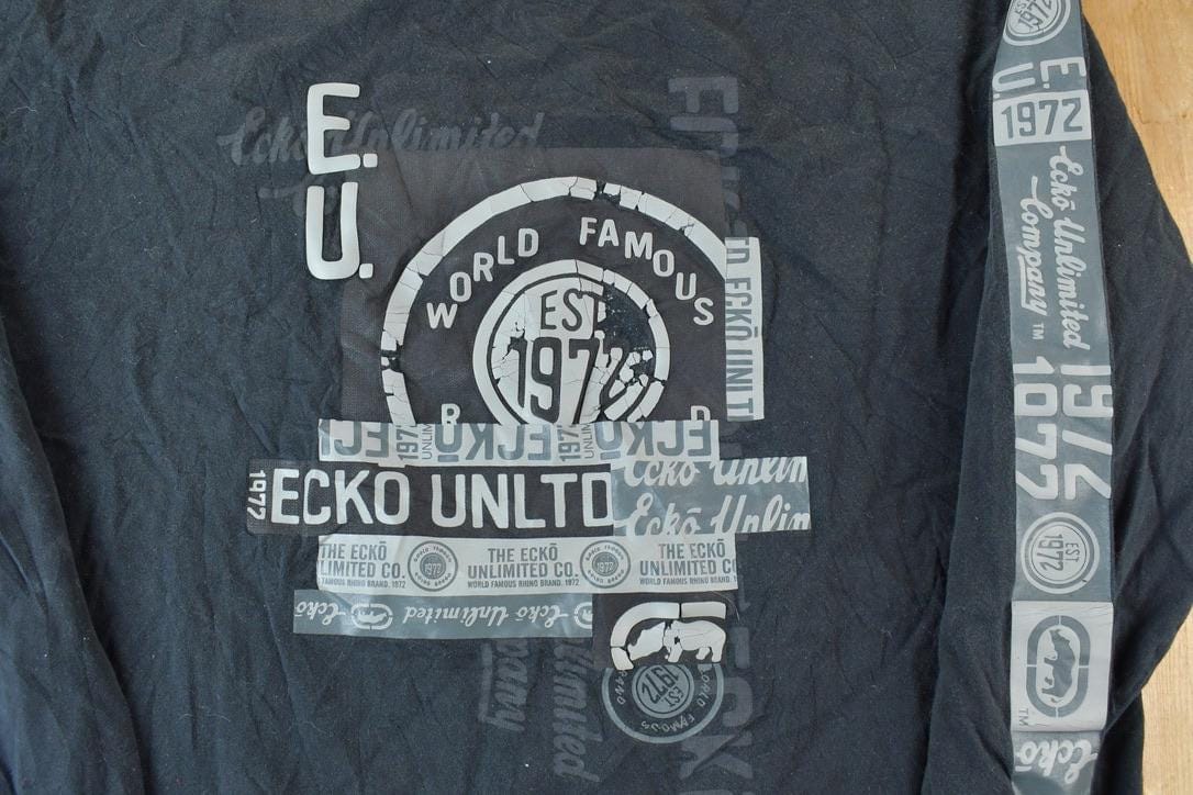 Vintage Y2K Ecko Unltd World Famous Crewneck Sweatshirt Men's XL from propervintagecanada