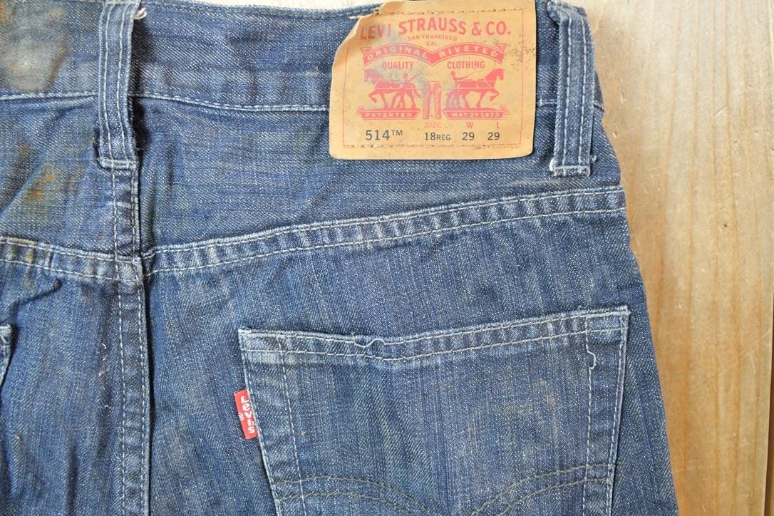 Vintage Y2K Levi Strauss Red Tab 514 Denim Jeans Men's 29 x 29 Made In USA from propervintagecanada