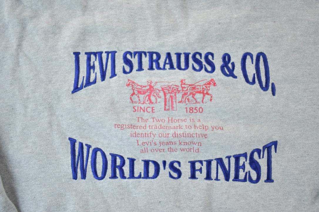 Vintage Y2K Levis Strauss Souvenir Embroidered Crewneck Sweatshirt Made In USA Men's XL from propervintagecanada