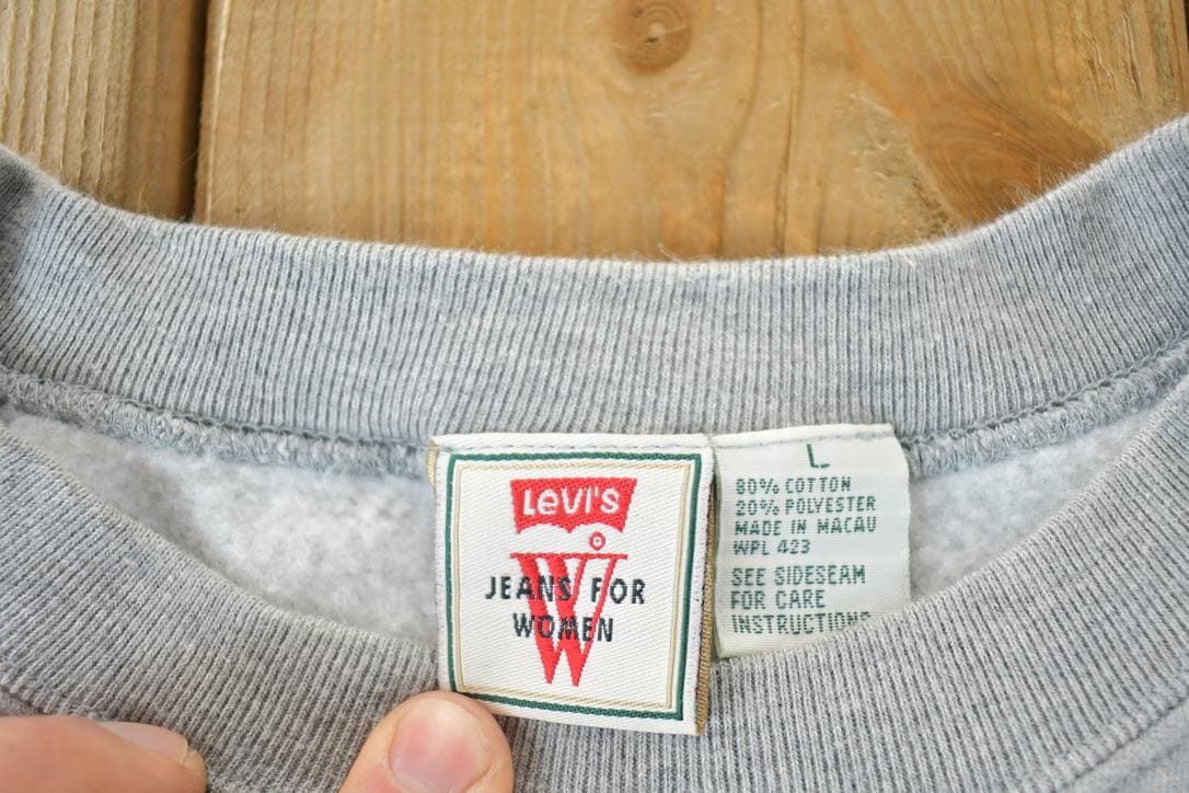 Vintage Y2K Levis Strauss Souvenir Embroidered Crewneck Sweatshirt Made In USA Men's XL from propervintagecanada