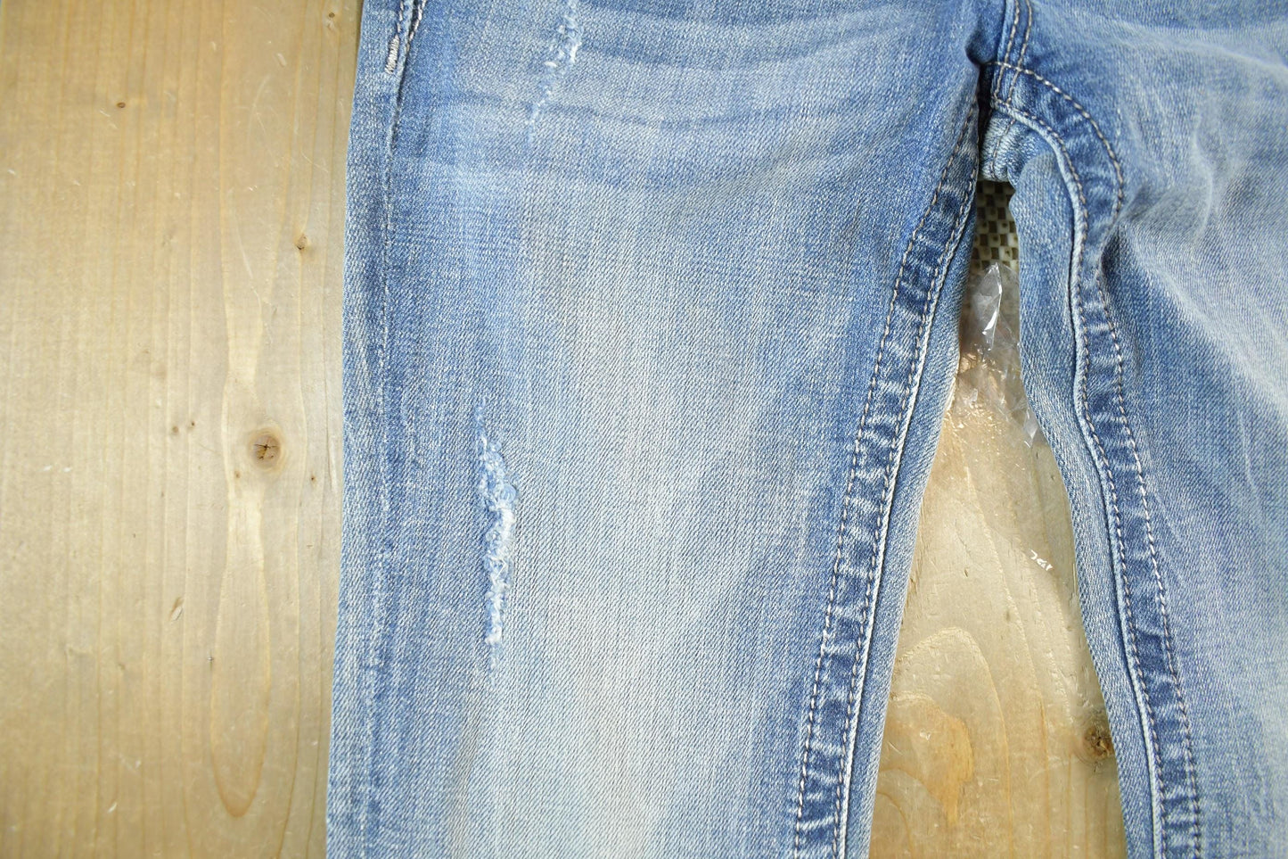Vintage Y2K Miss Me Bedazzled Bootcut Low Rise Jeans Women's 26 x 33 from propervintagecanada