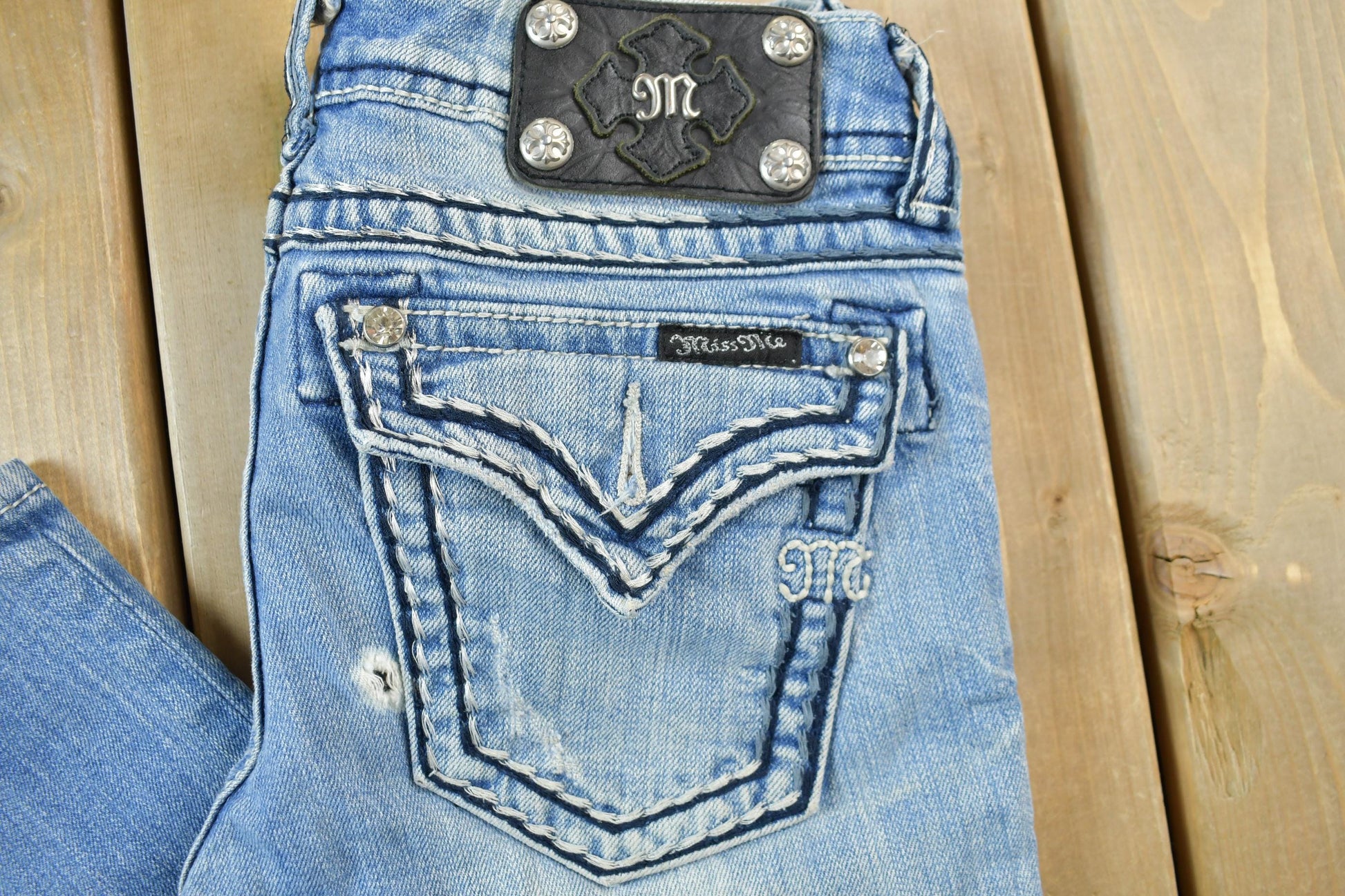 Vintage Y2K Miss Me Bedazzled Cowgirl Western Boot Cut Low Rise Jeans 26x33 / Rhinestone Jeans / 2000s Jeans / Chrome from propervintagecanada