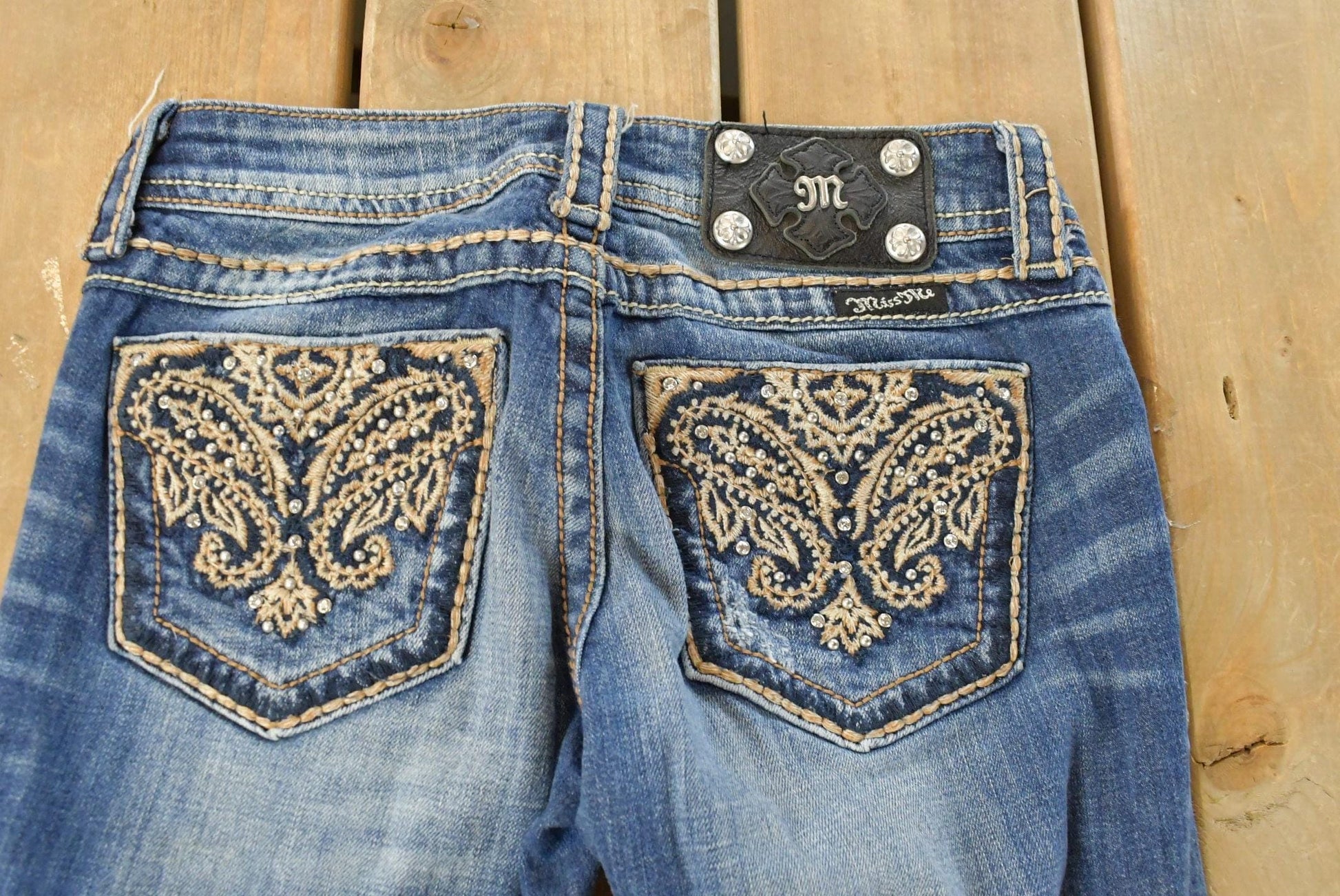 Vintage Y2K Miss Me Bedazzled Cowgirl Western Boot Cut Low Rise Jeans Women's 26 x 30 from propervintagecanada