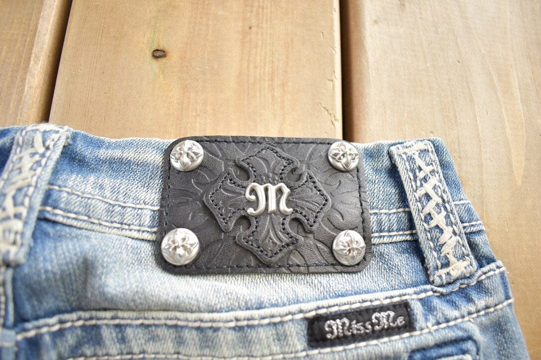 Vintage Y2K Miss Me Bedazzled Embroidered Thrashed Low Rise Boot Cut Low Rise Jeans Women's 26 x 33 from propervintagecanada