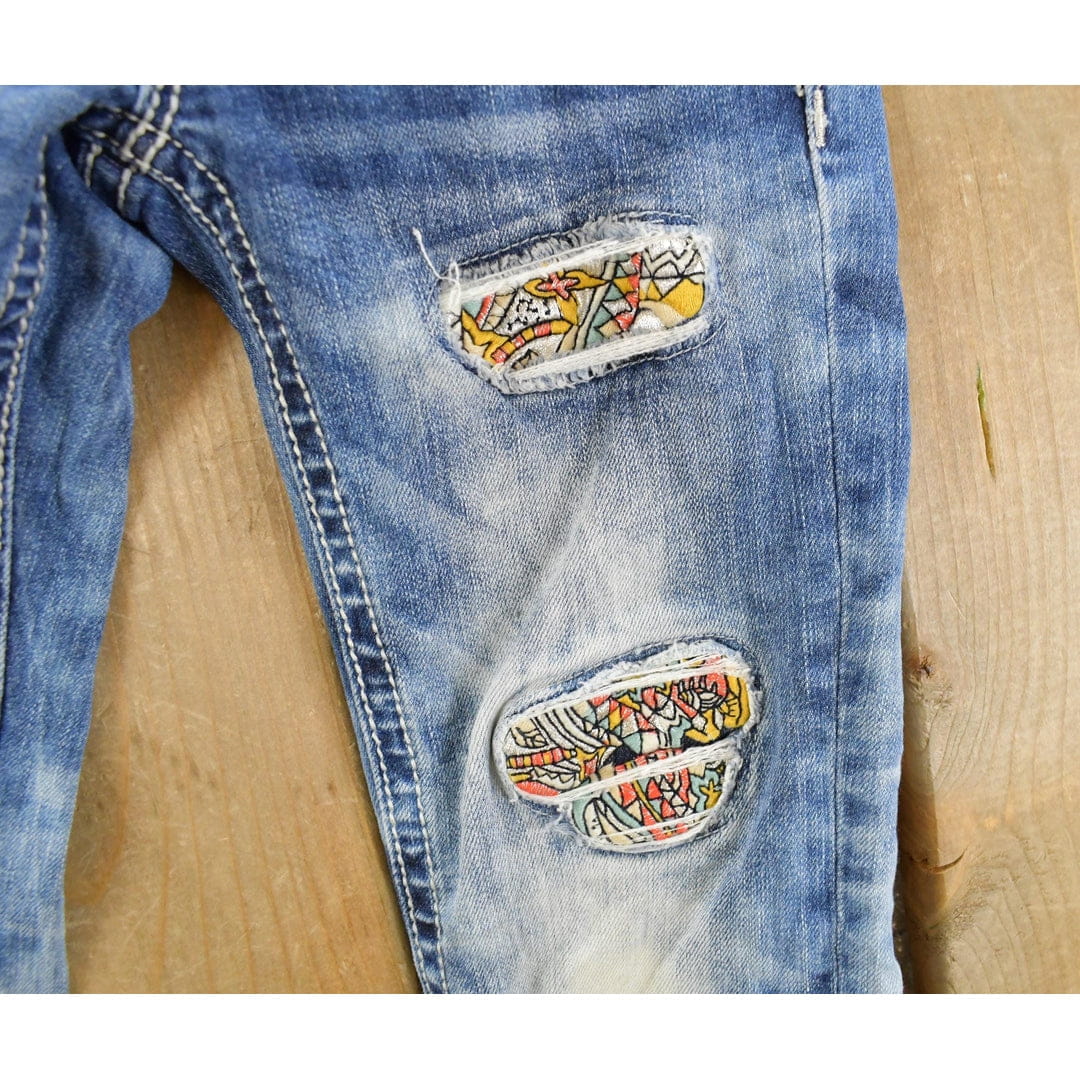 Vintage Y2K Miss Me Bedazzled Low Rise Jeans Women's 23 x 25 / Bootcut / 2000's Embroidered Contrast Stitched Denim from propervintagecanada