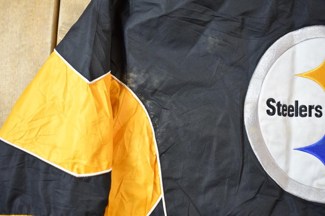 Vintage Y2k NFL Pittsburg Steelers Embroidered Removable Hooded Jacket from propervintagecanada