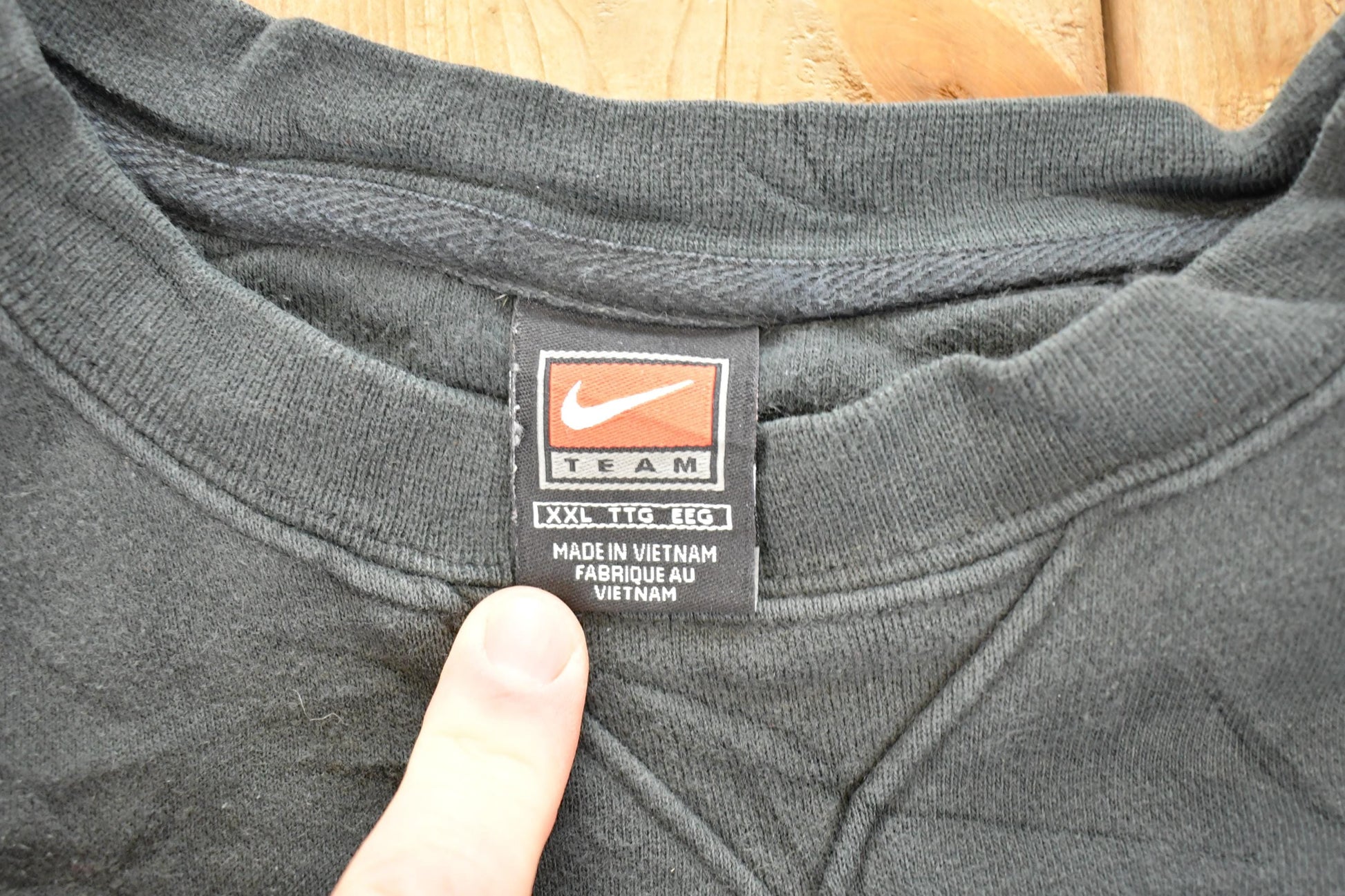 Vintage Y2K Nike Iowa Hawkeyes University Crewneck Sweater Mens XXL from propervintagecanada