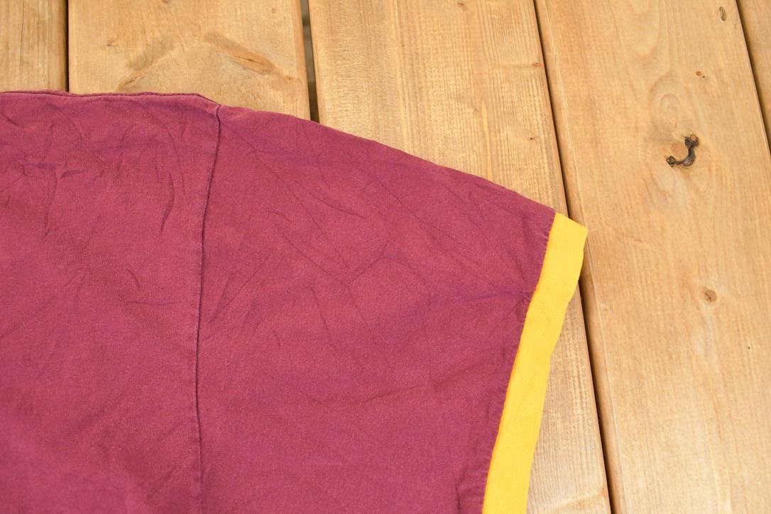 Vintage Y2K Nike Minnesota Golden Gophers Collegiate T-Shirt Men's XXL from propervintagecanada