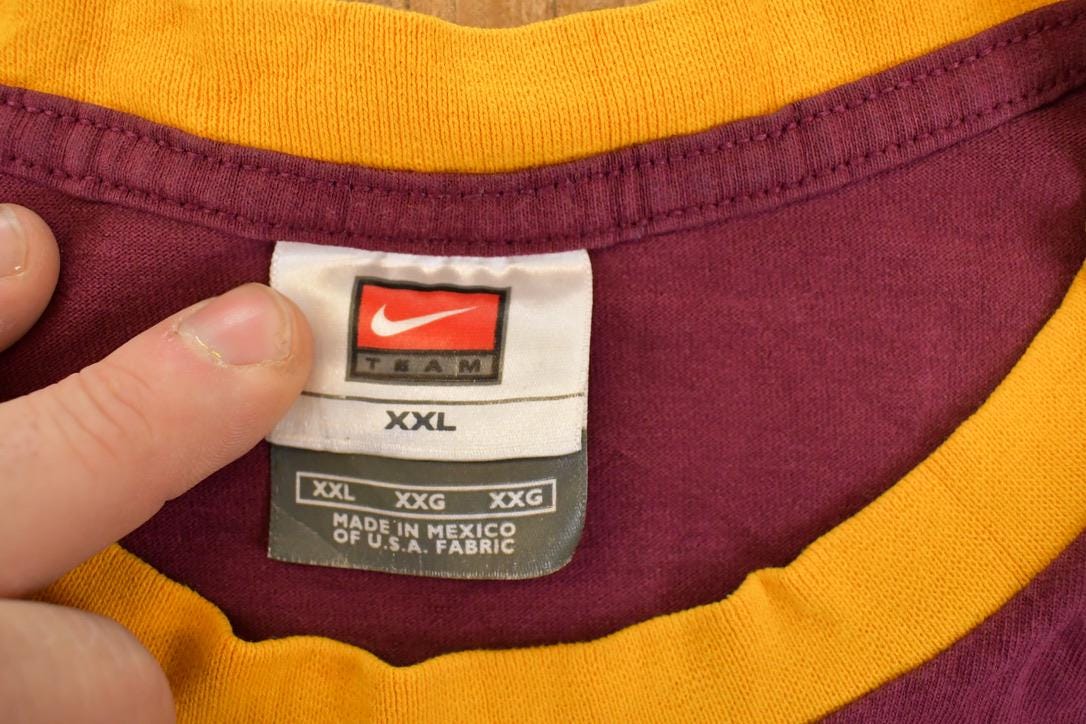 Vintage Y2K Nike Minnesota Golden Gophers Collegiate T-Shirt Men's XXL from propervintagecanada