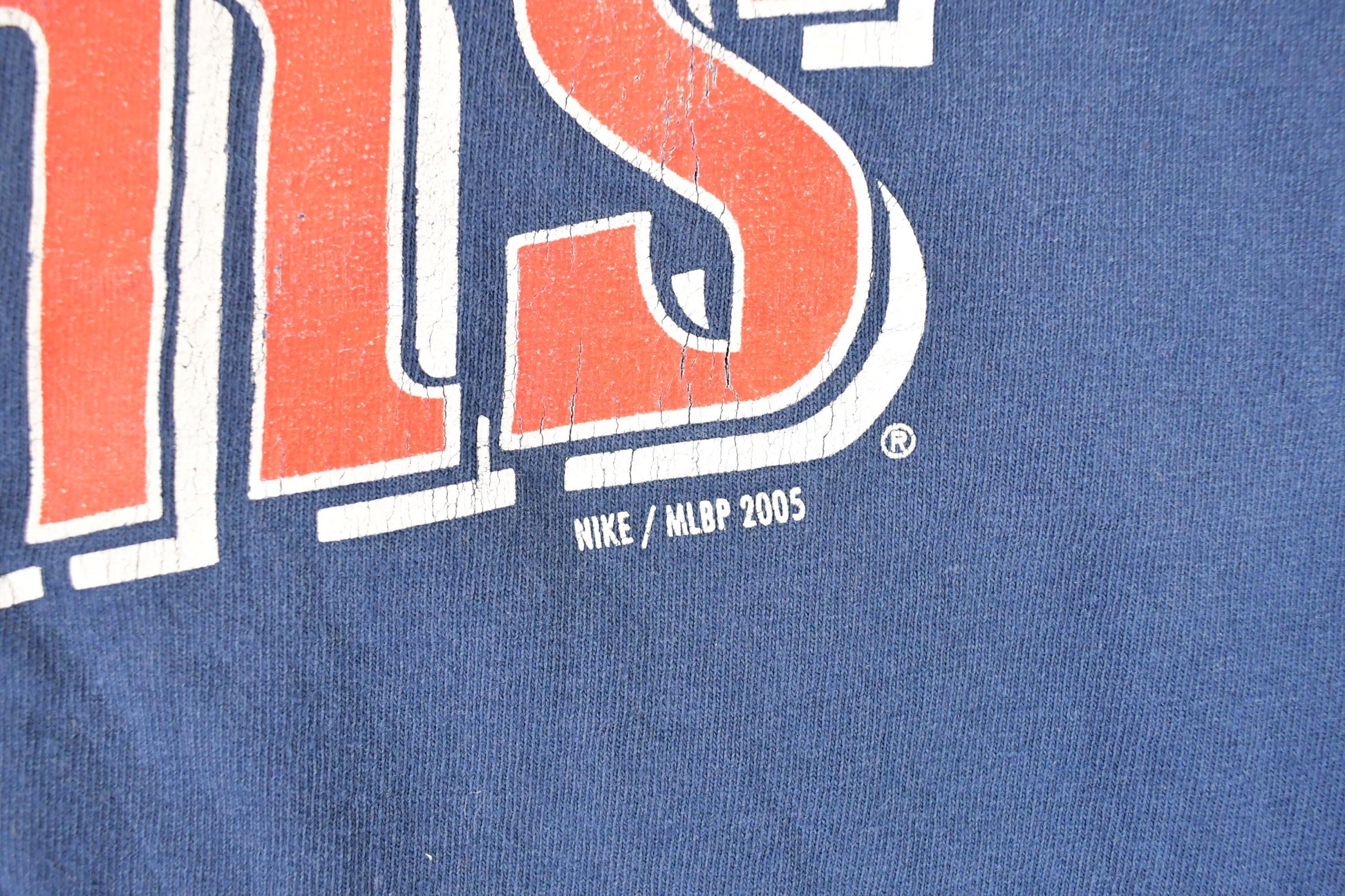 Vintage Y2K Nike Minnesota Twins Centre Scoosh MLB T-Shirt Men's XL from propervintagecanada