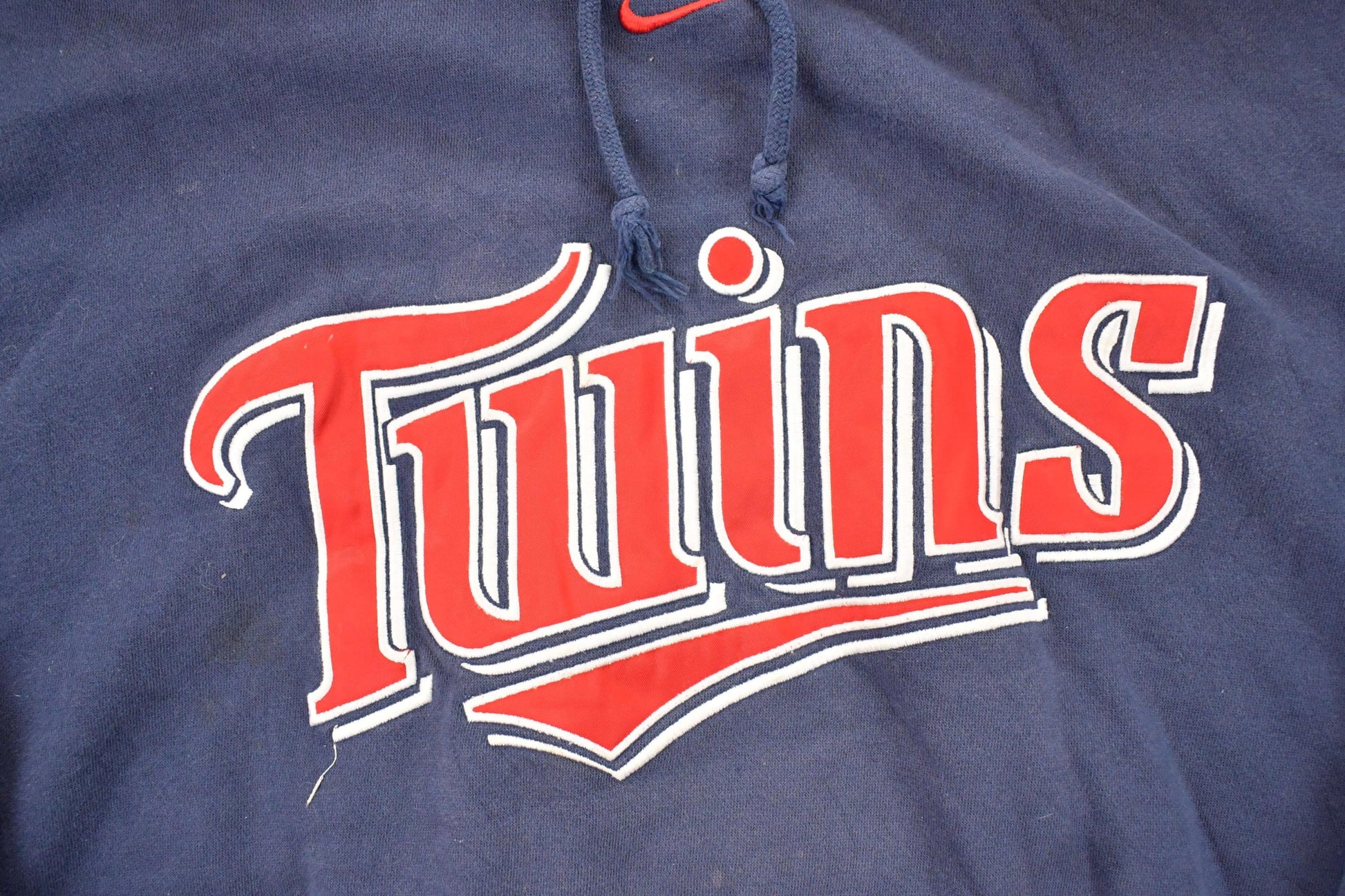 Vintage Y2K Nike Minnesota Twins MLB Embroidered Hooded Sweatshirt Men's L from propervintagecanada