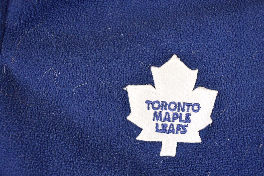 Vintage Y2K Nike Toronto Maple Leafs Quarter Zip NHL Fleece Outdoorsman Sweater Youth M from propervintagecanada