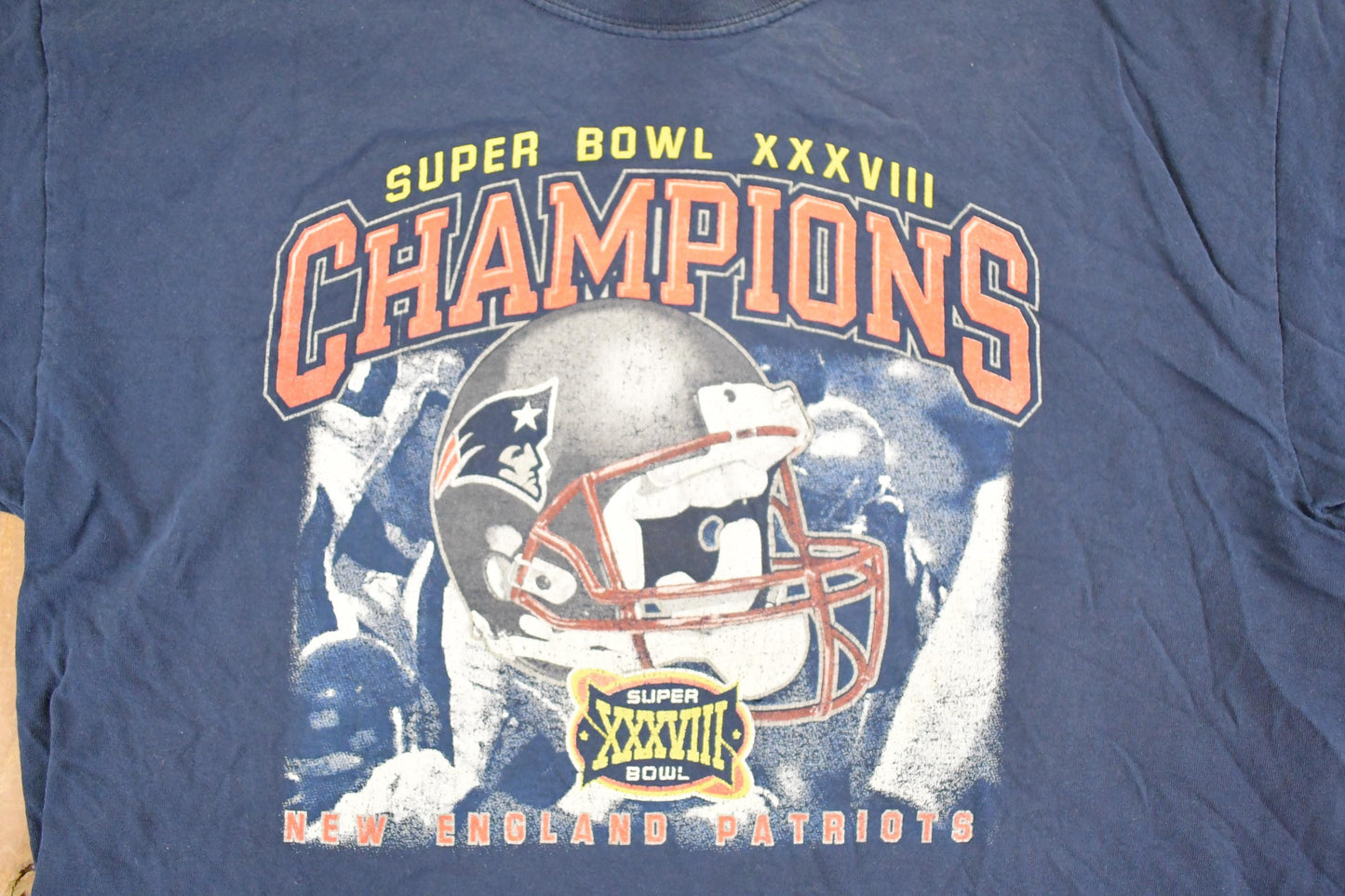 Vintage Y2K Patriots Super Bowl Champions Tee, Men's L from propervintagecanada