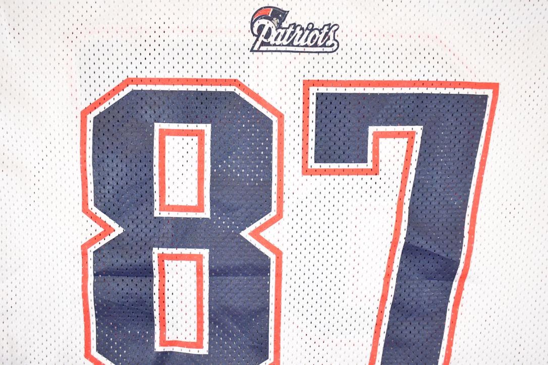 Vintage Y2K Reebok New England Patriots Rob Gronkowski NFL Jersey Men's XL from propervintagecanada