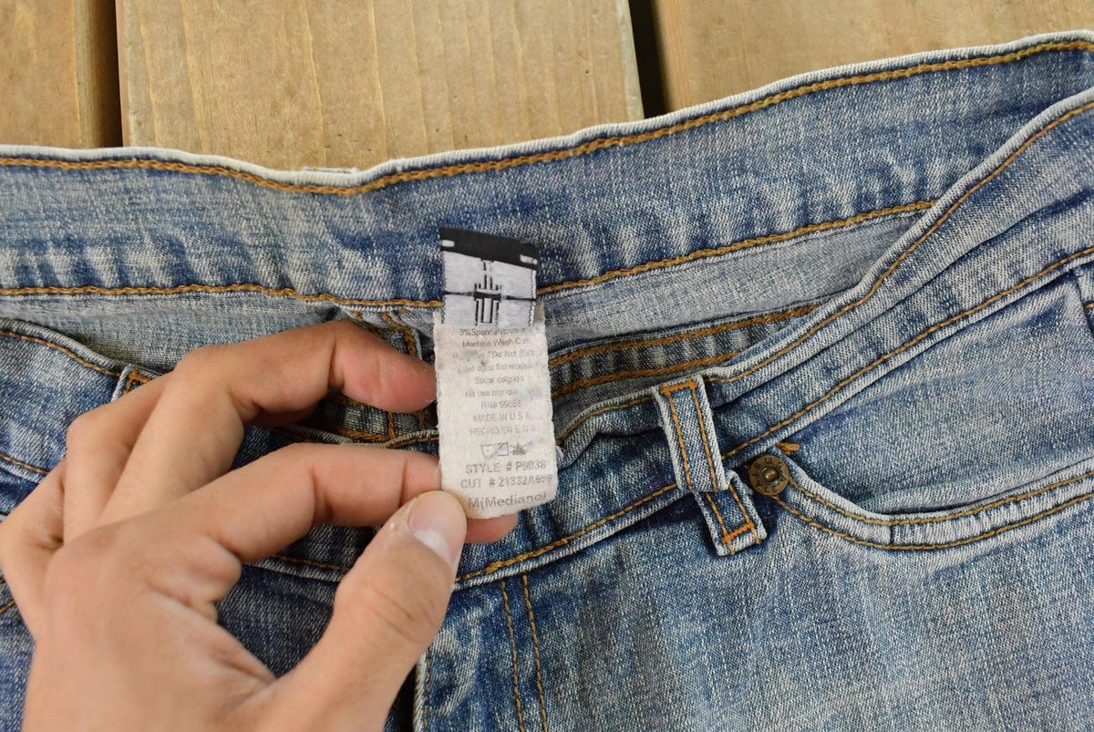 Vintage Y2K RT Low Rise Flare Denim Jeans Women's 28 x 32 from propervintagecanada