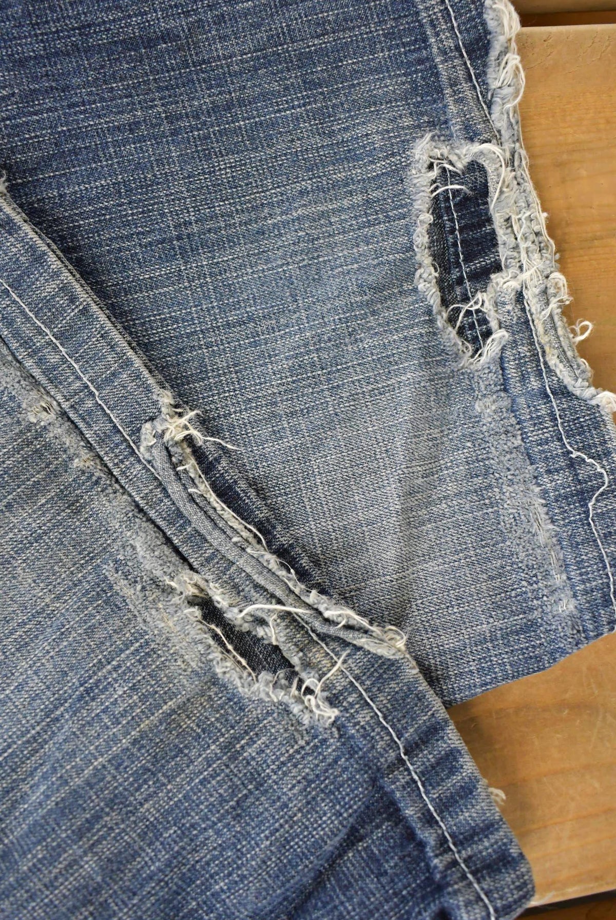 Vintage Y2K Southpole Distressed Baggy Denim Jeans Men's 39 x 33 from propervintagecanada