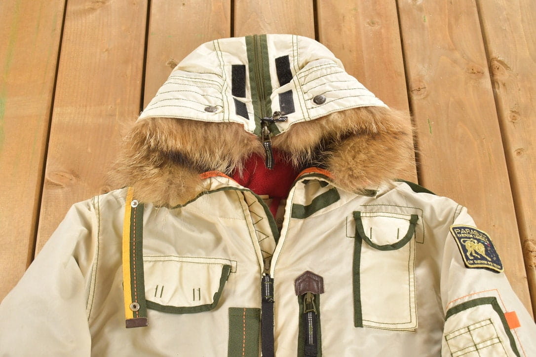 Vintage Y2K White Parasuco Tech Coyote Fur Trim Ski Jacket Men's Medium from propervintagecanada